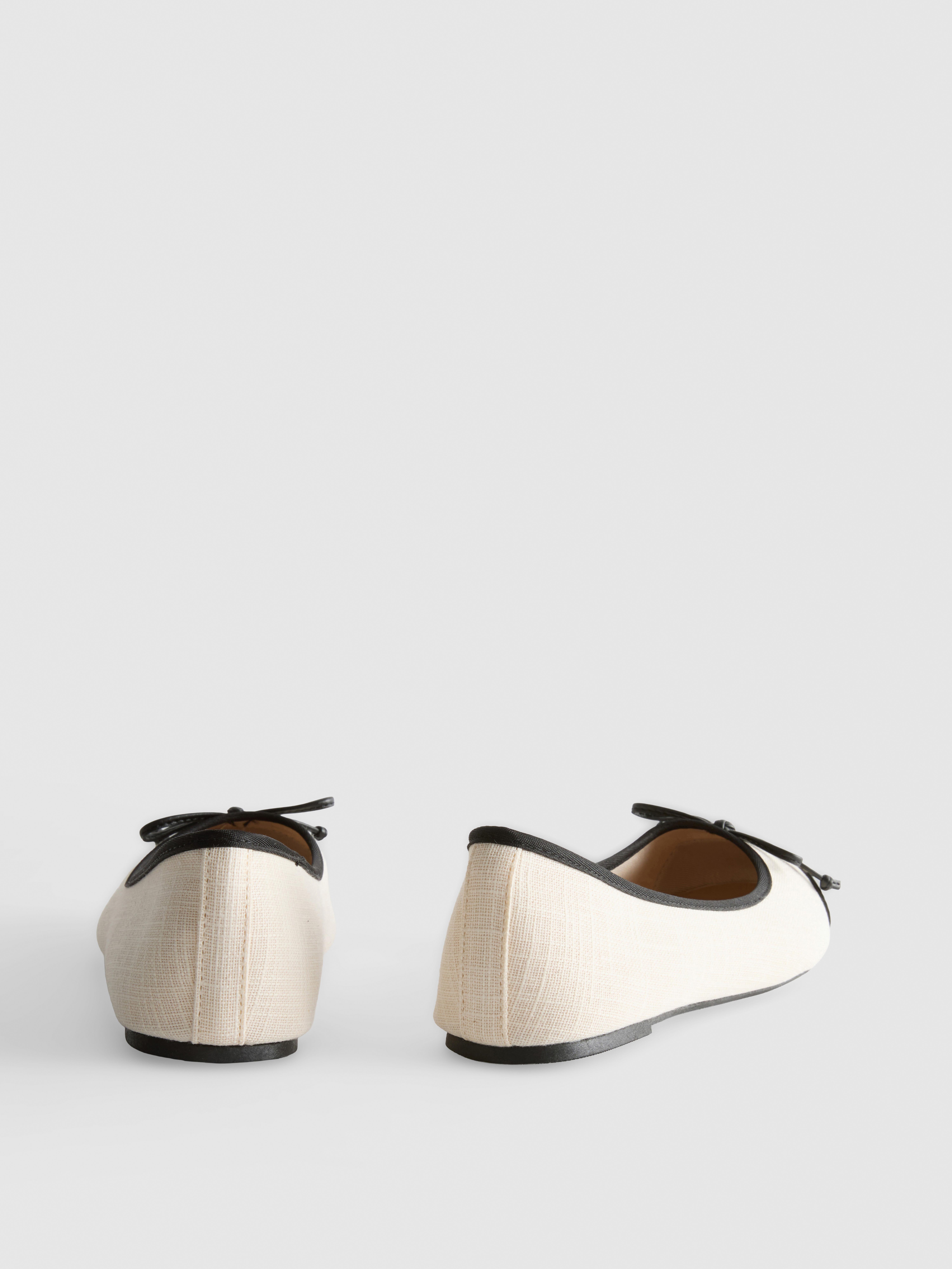 Toe Cap Ballerina Flats