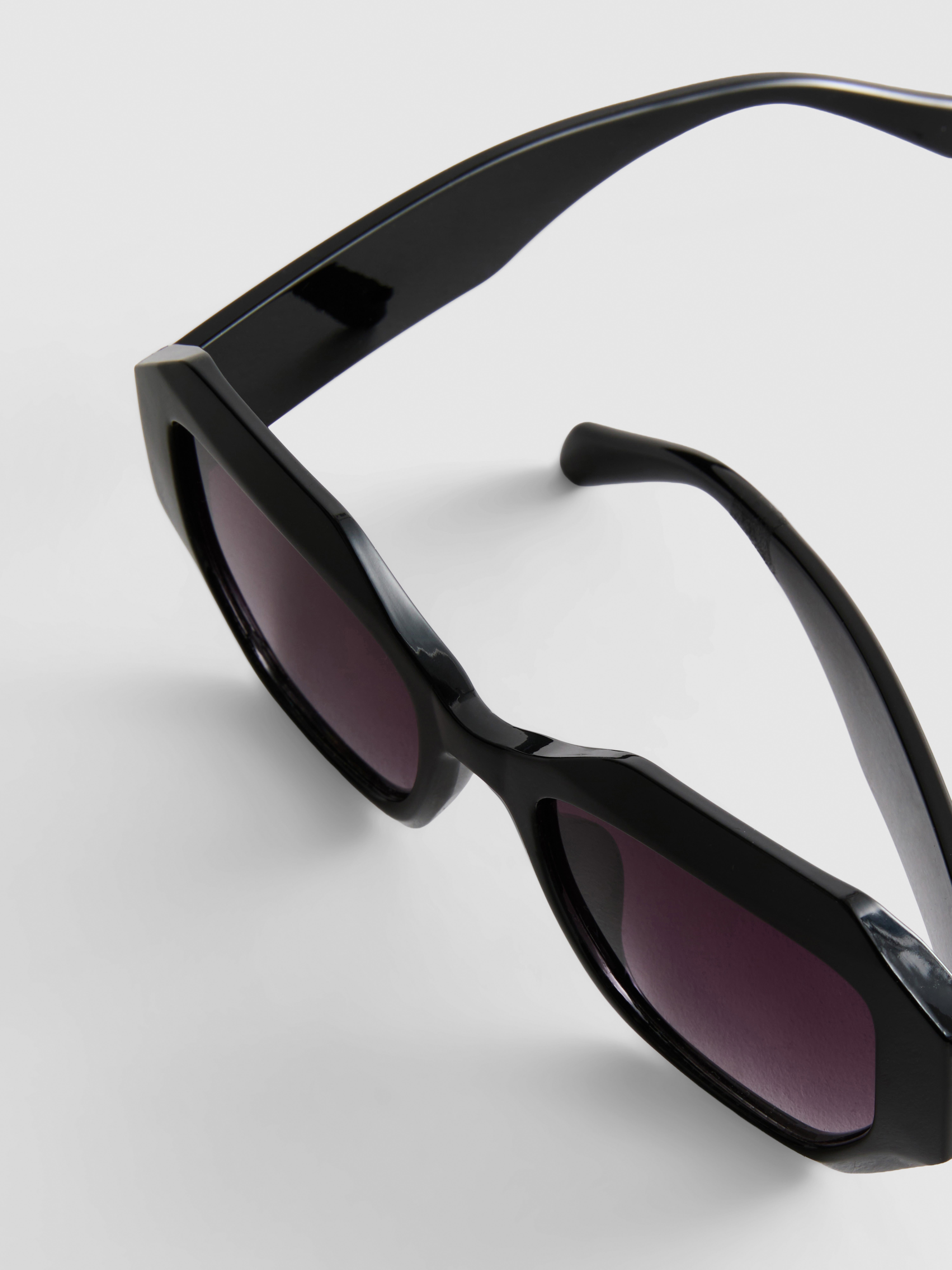Angular Frame Sunglasses