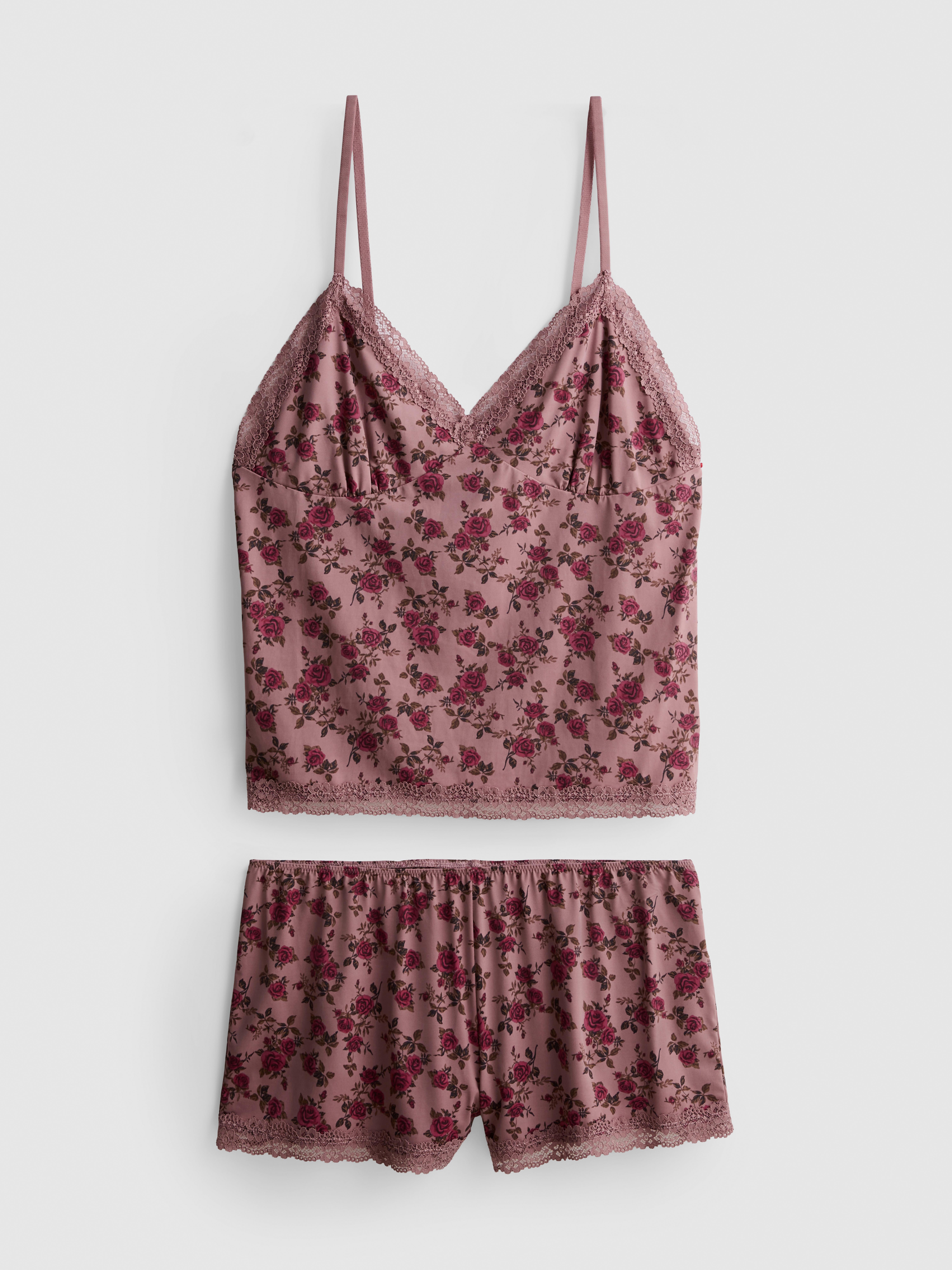 Pijama corto con camiseta de tirantes floral
