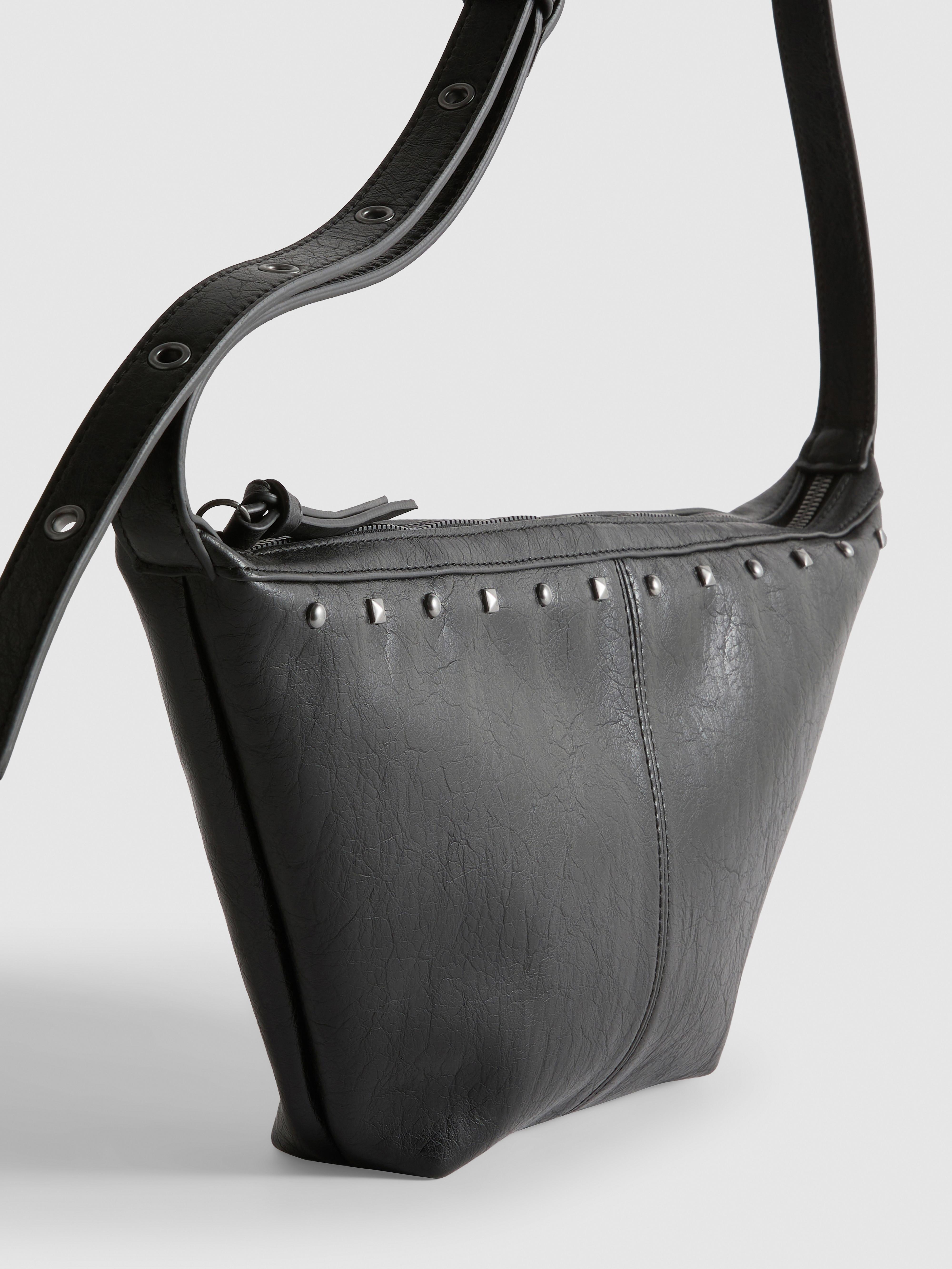 Sac à bandoulière clouté