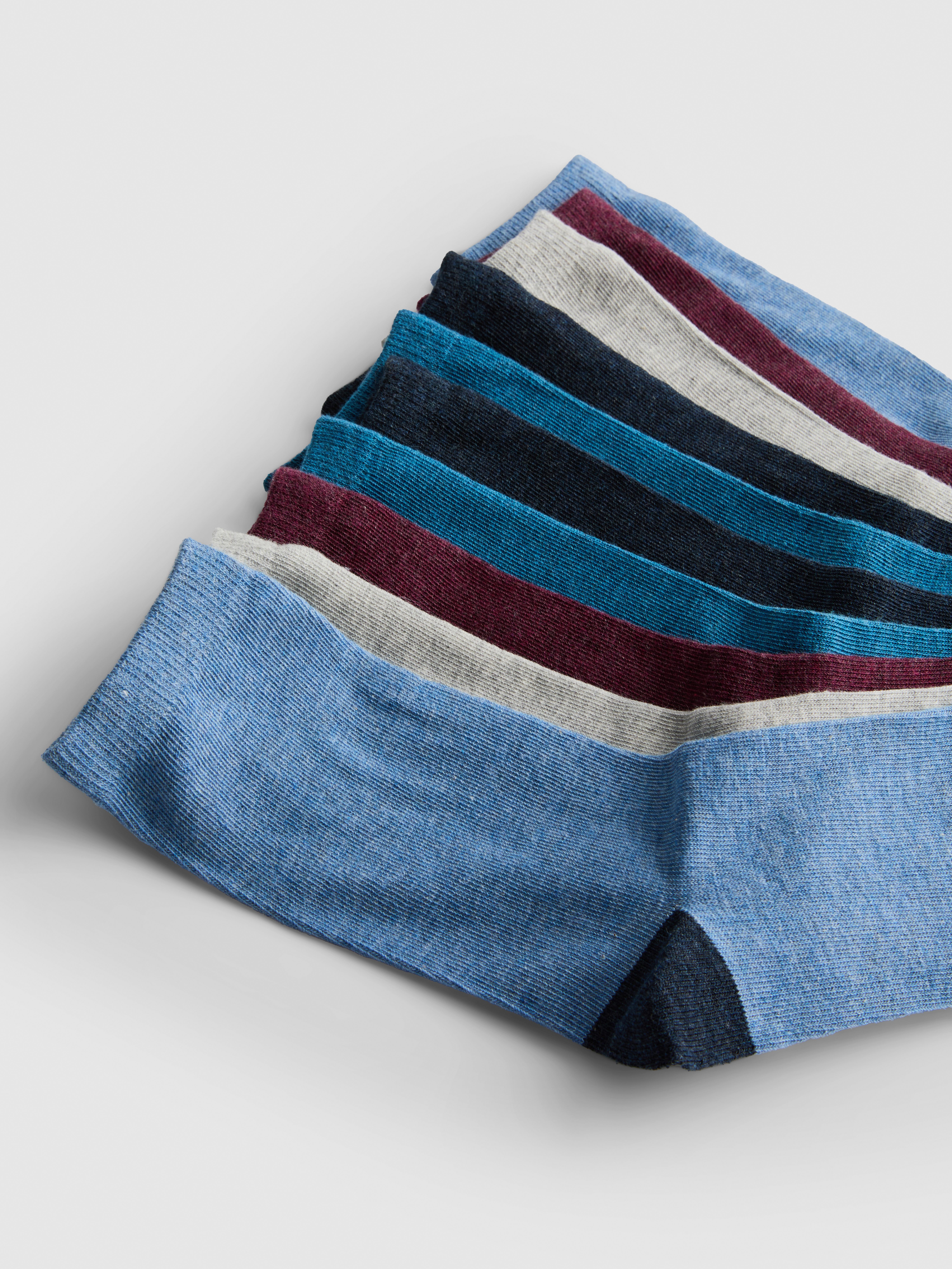 10pk Cotton-Rich Flat-Seam Ankle Socks