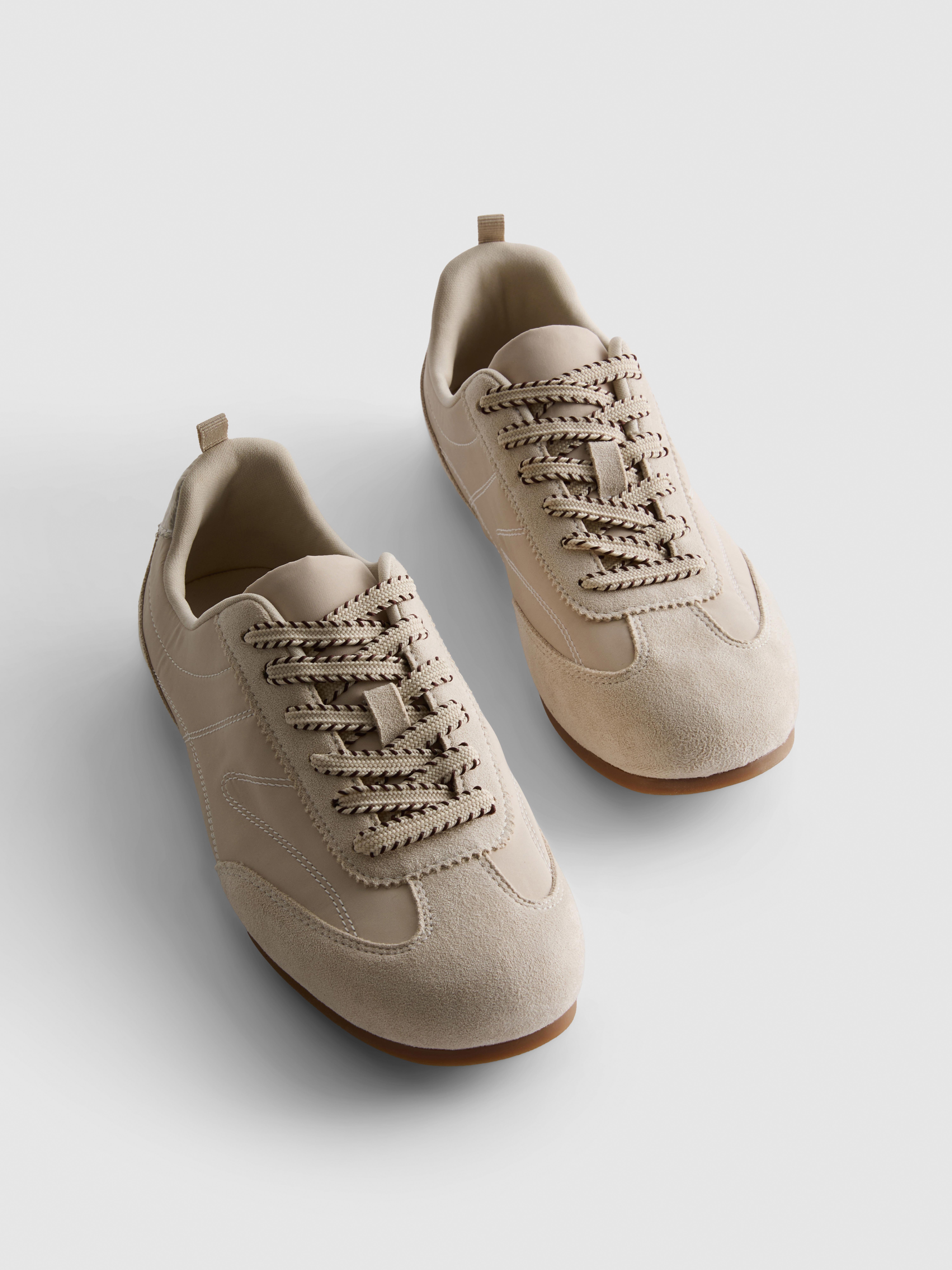 Low-Top Sneakers