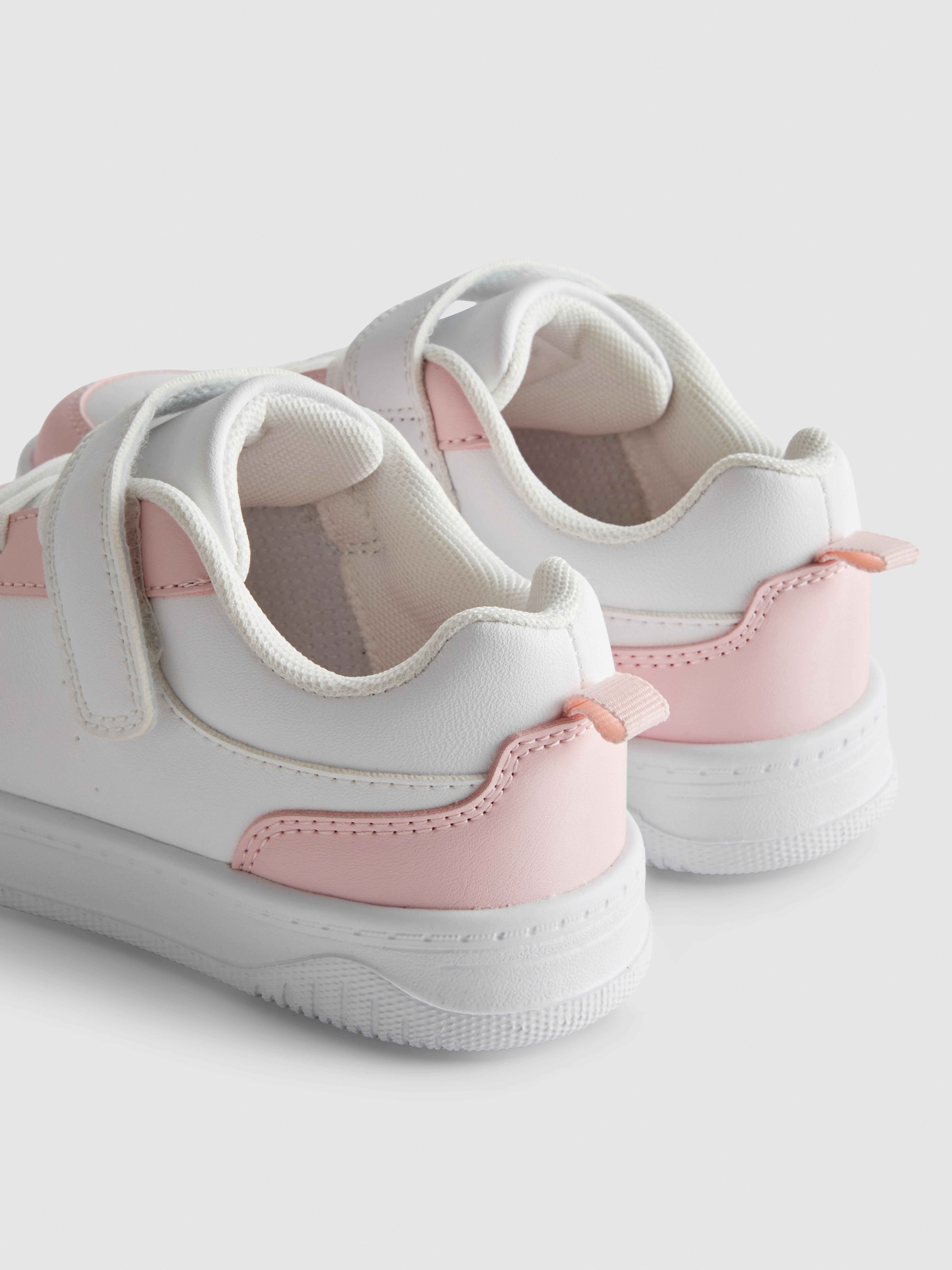 Low-Top-Sneakers aus Kunstleder