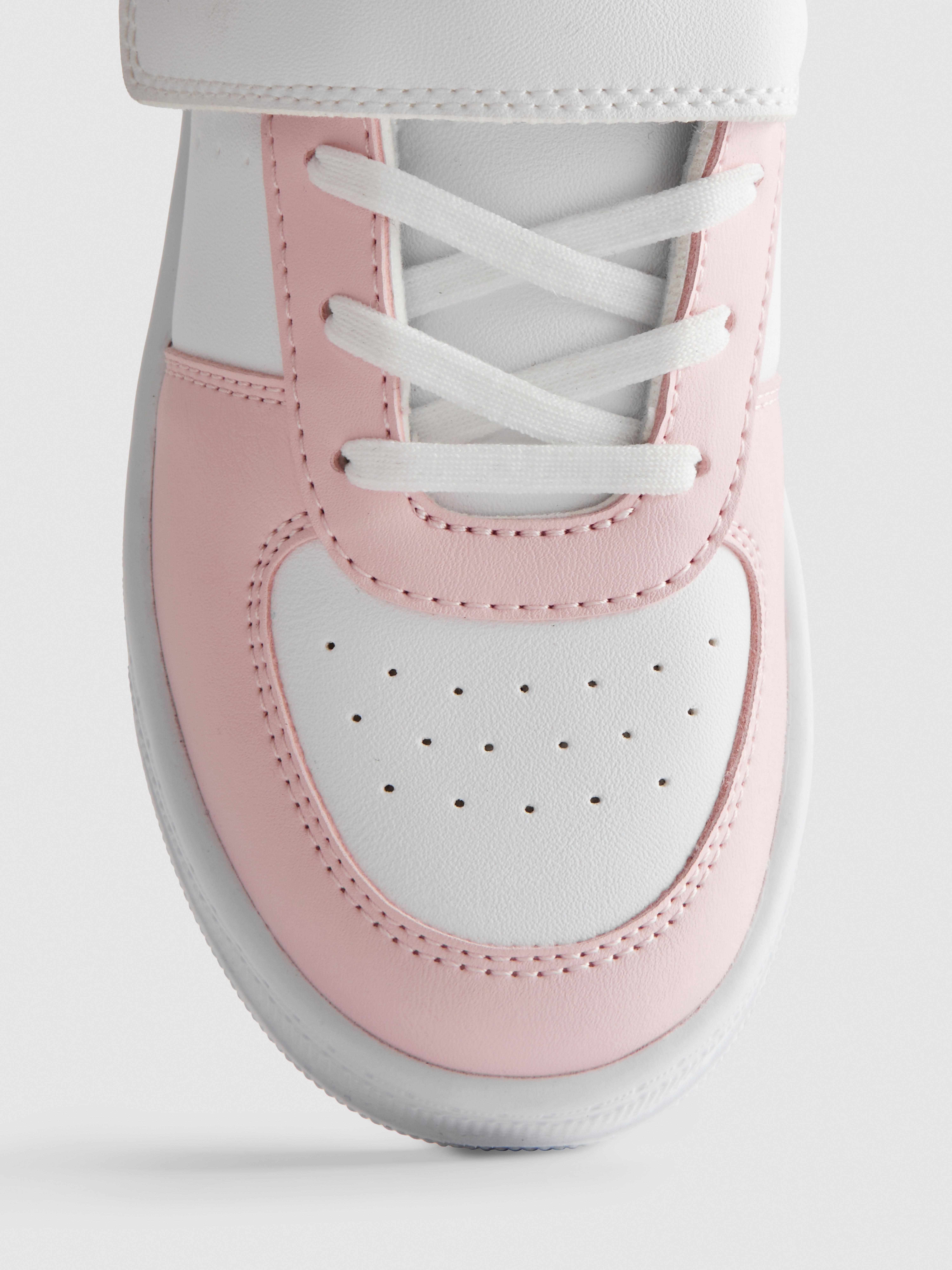 Low-Top-Sneakers aus Kunstleder