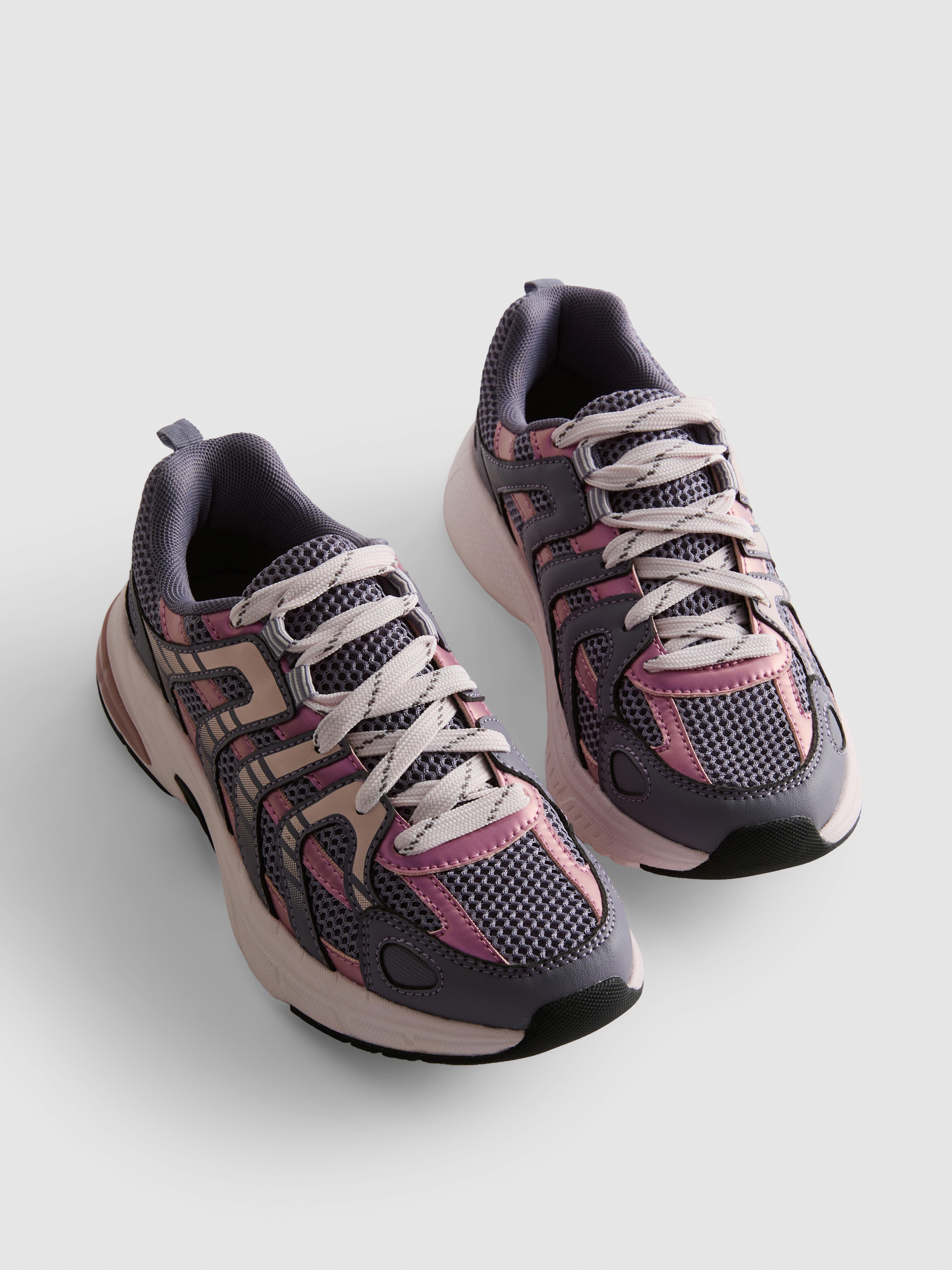 Stripe Low-Top Trainers