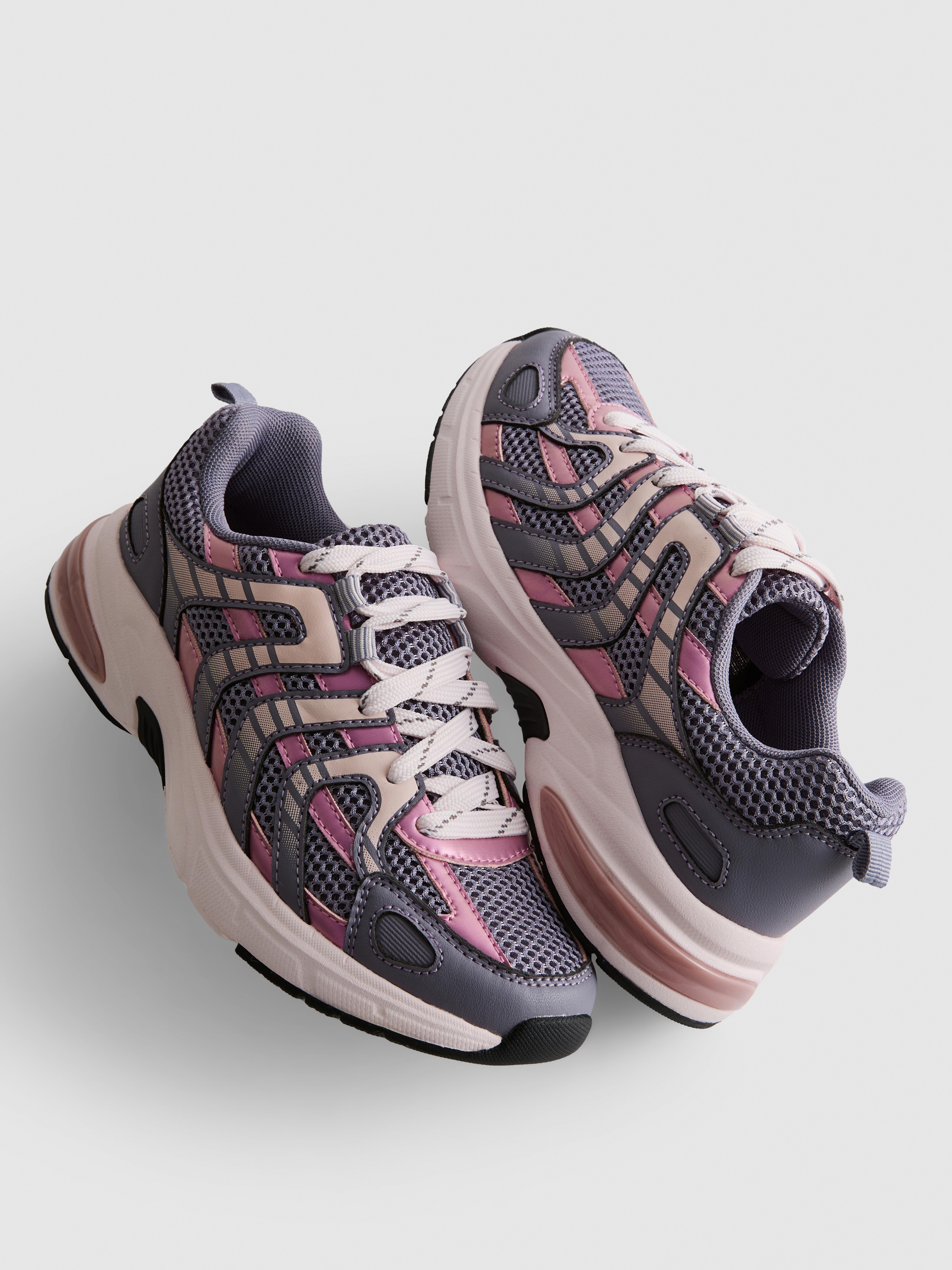 Stripe Low-Top Trainers