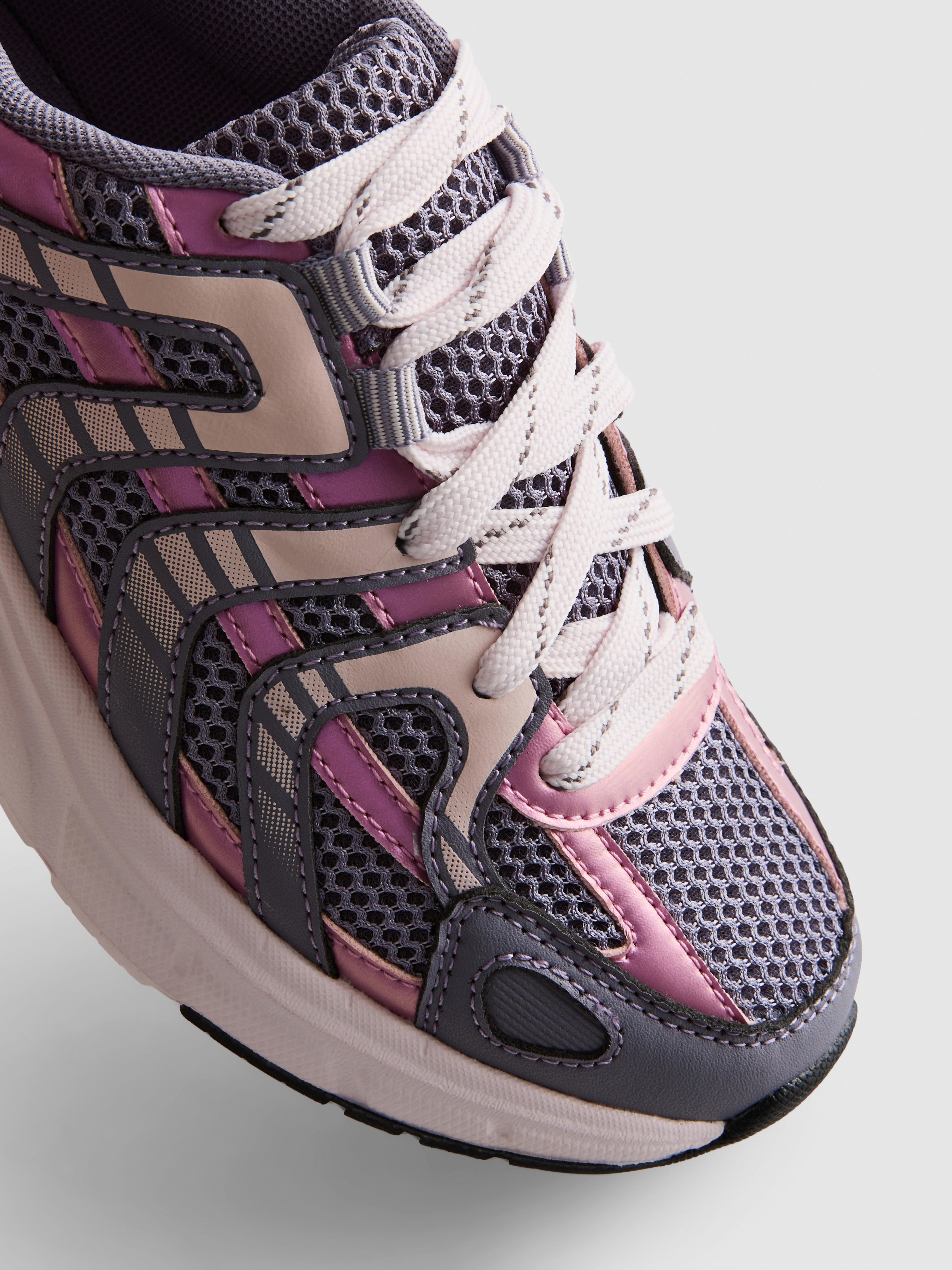 Stripe Low-Top Trainers