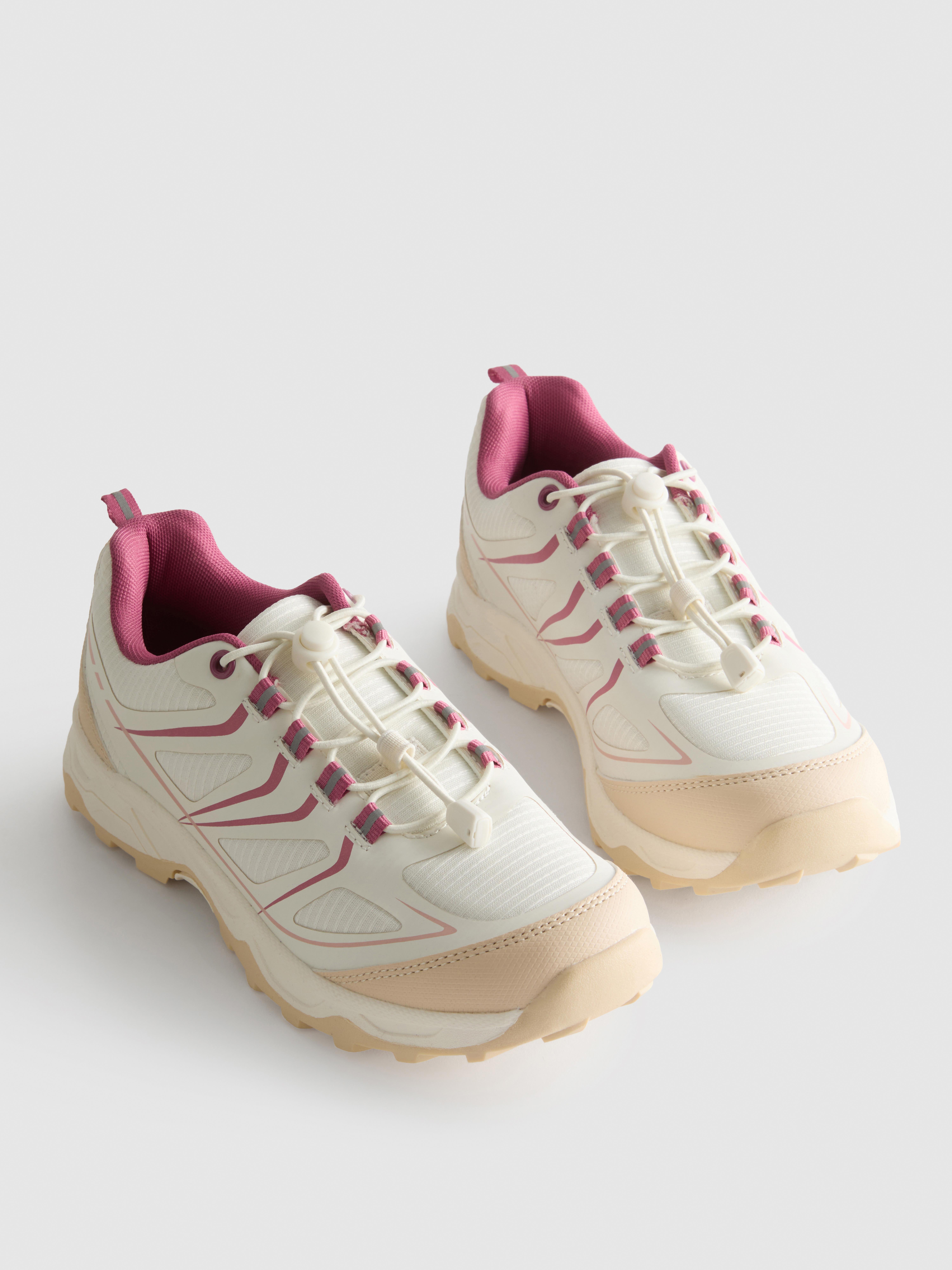 Robuuste sneakers met koordstoppers