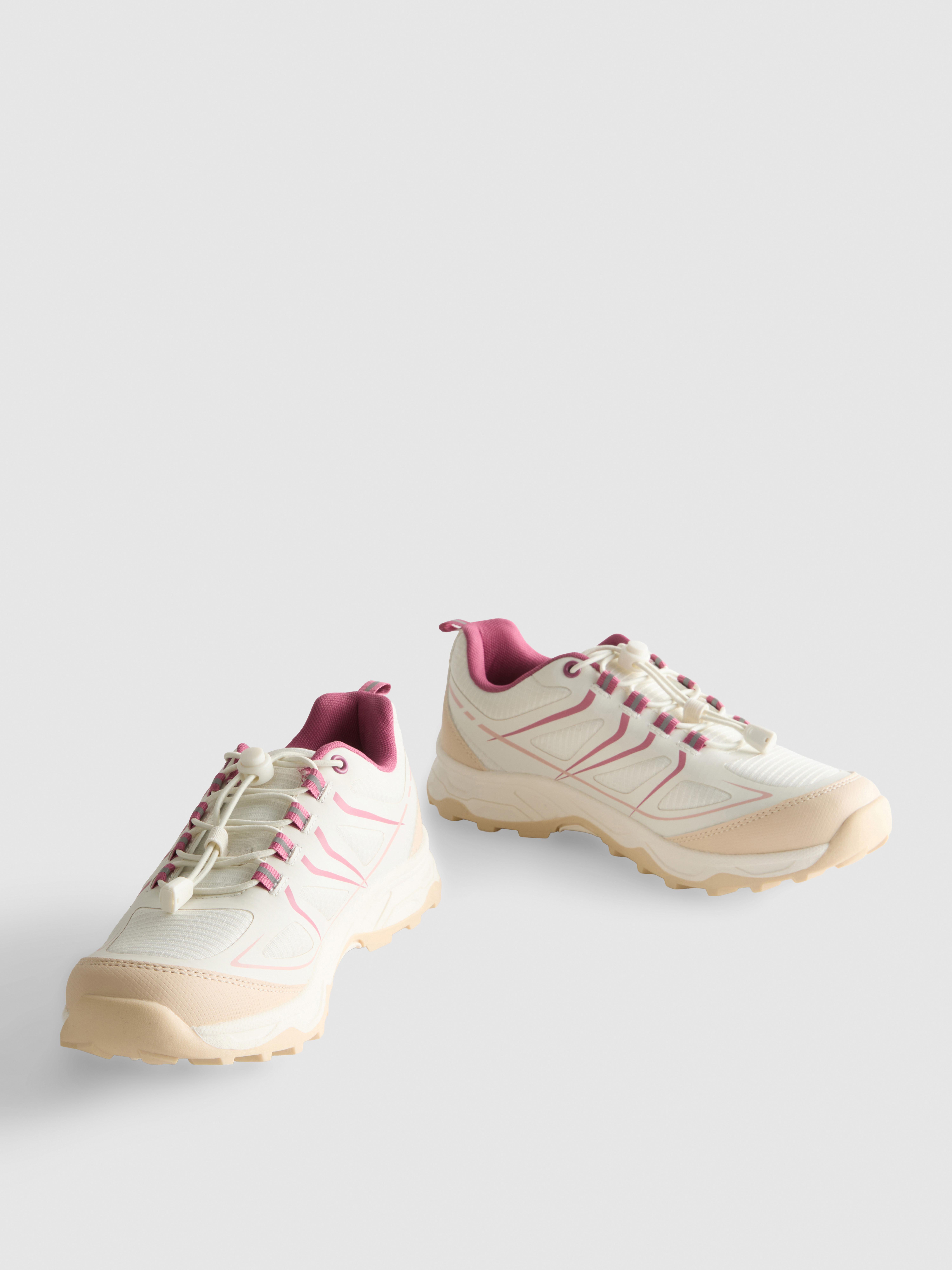 Robuuste sneakers met koordstoppers