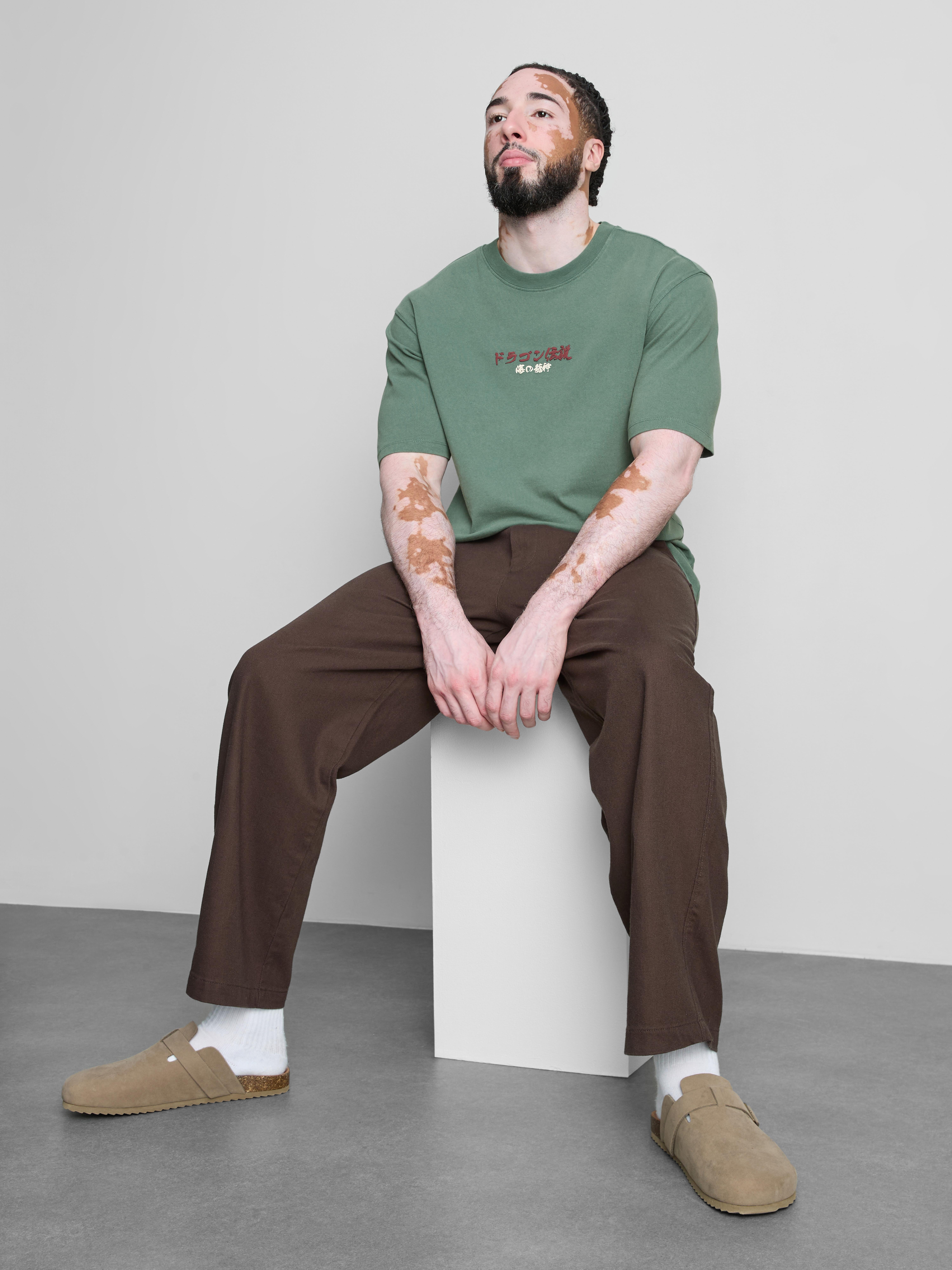 Majica z grafiko zmaja