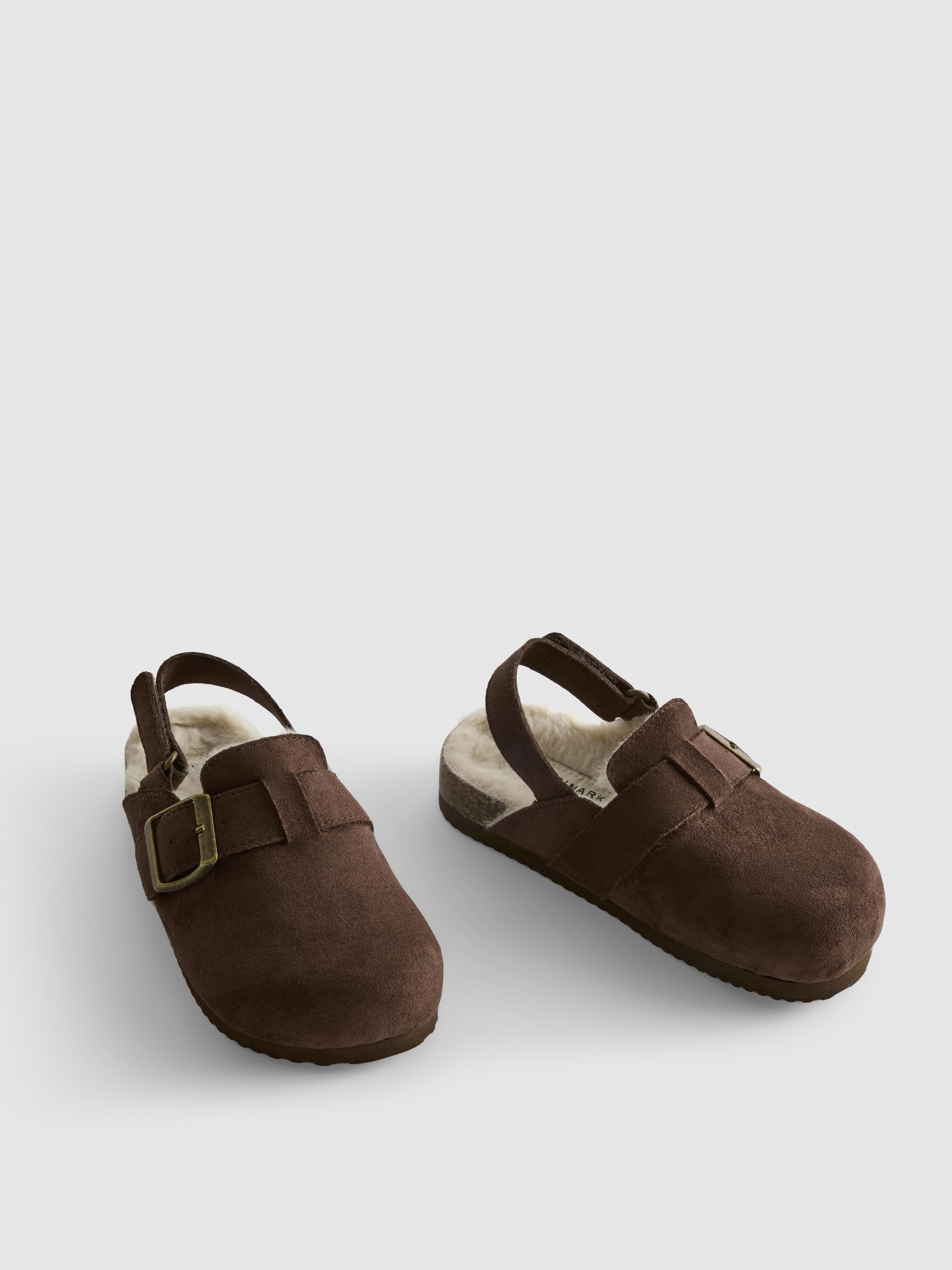 Clogs mit Fersenriemen