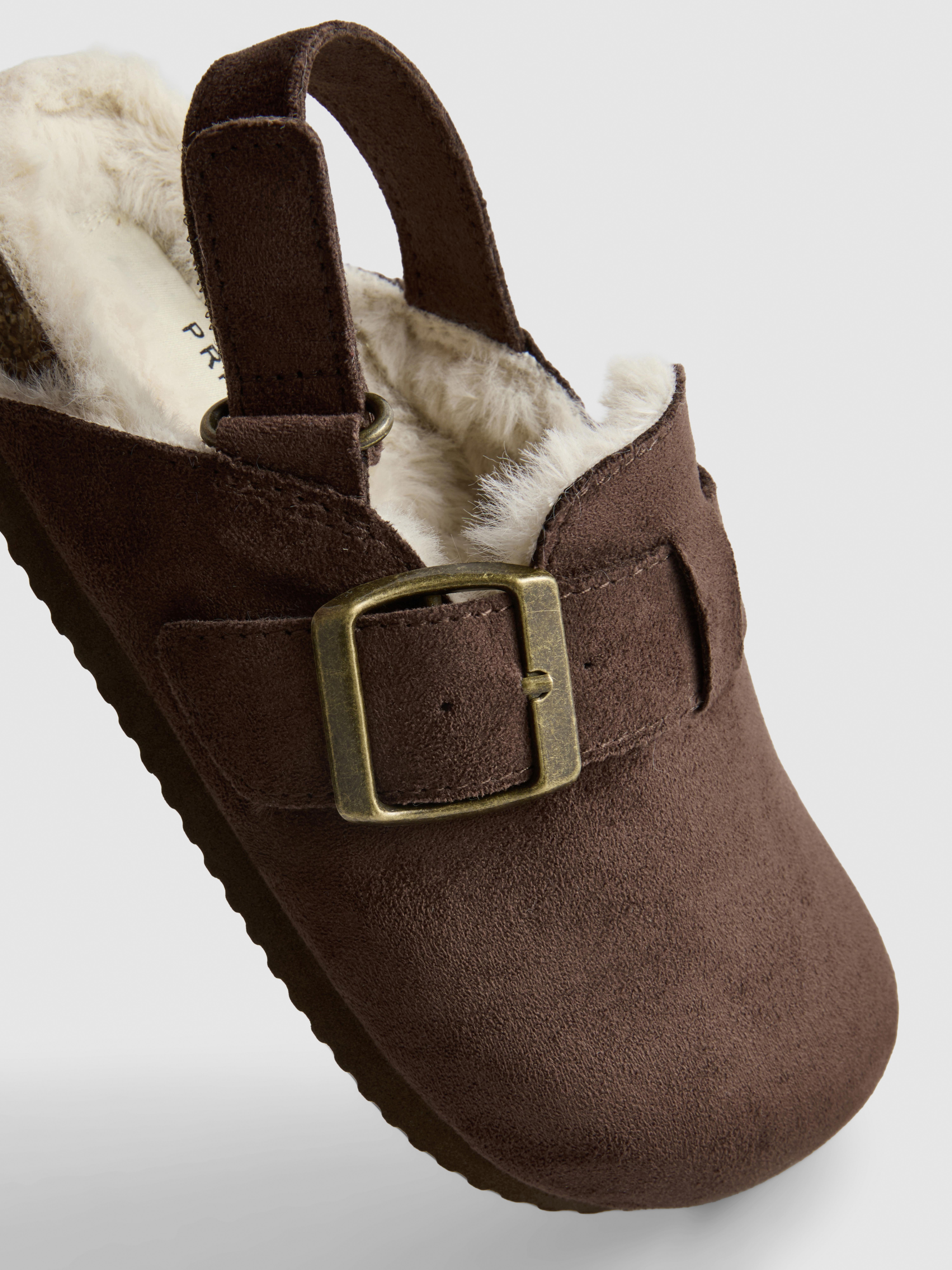 Clogs mit Fersenriemen