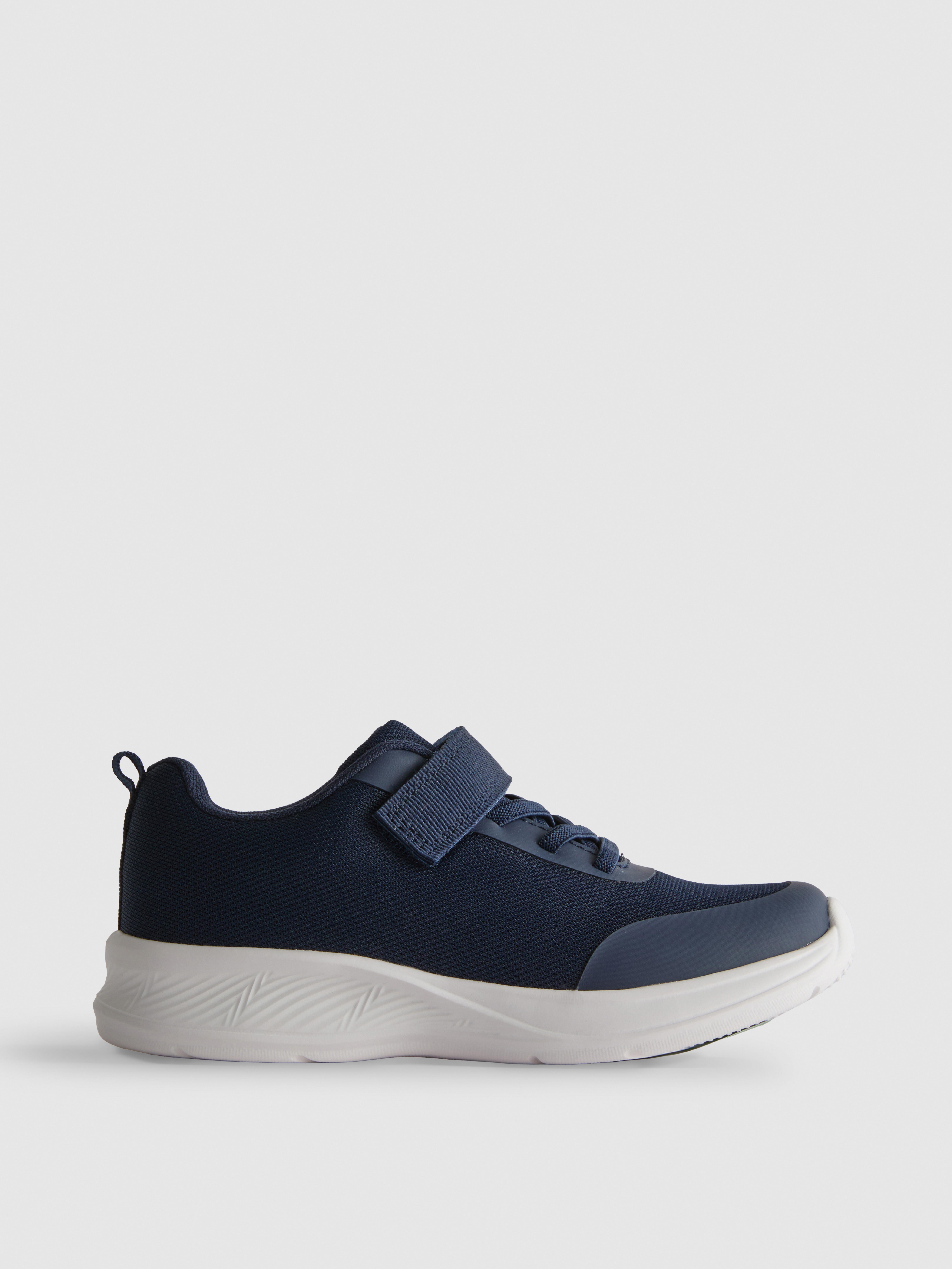Low-Top Trainers