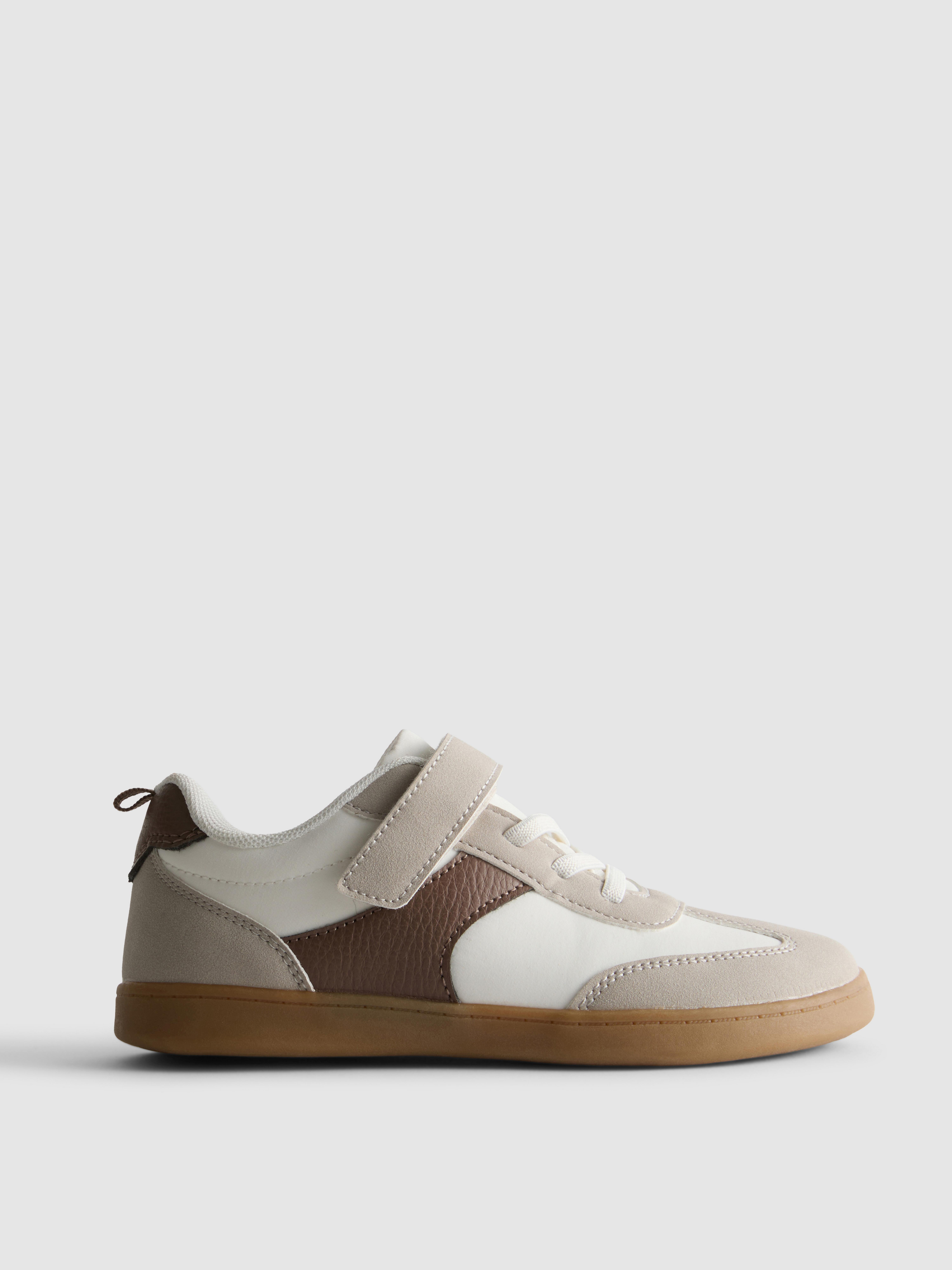 Barefoot Low-Top Sneakers