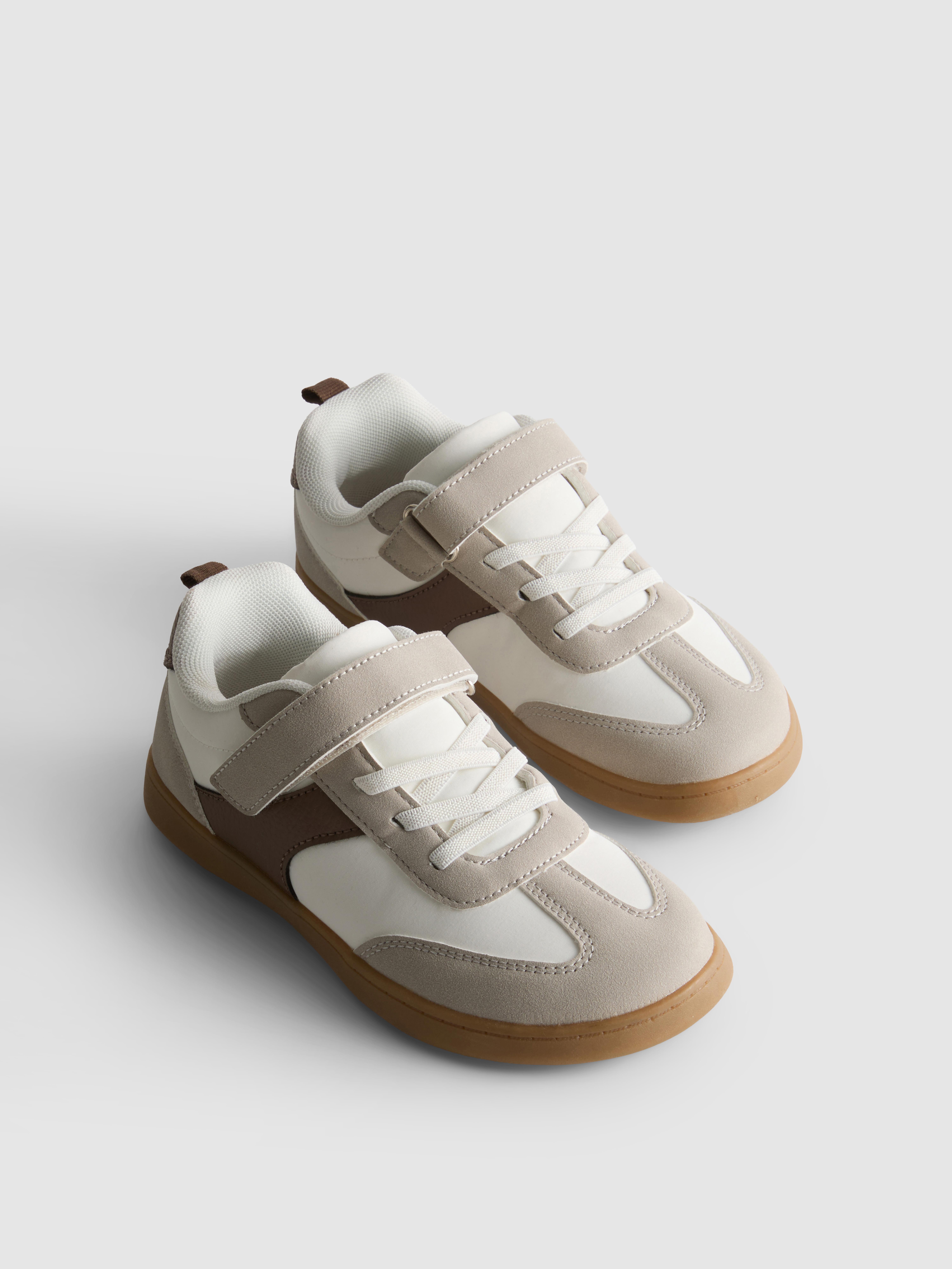 Barefoot Low-Top Sneakers