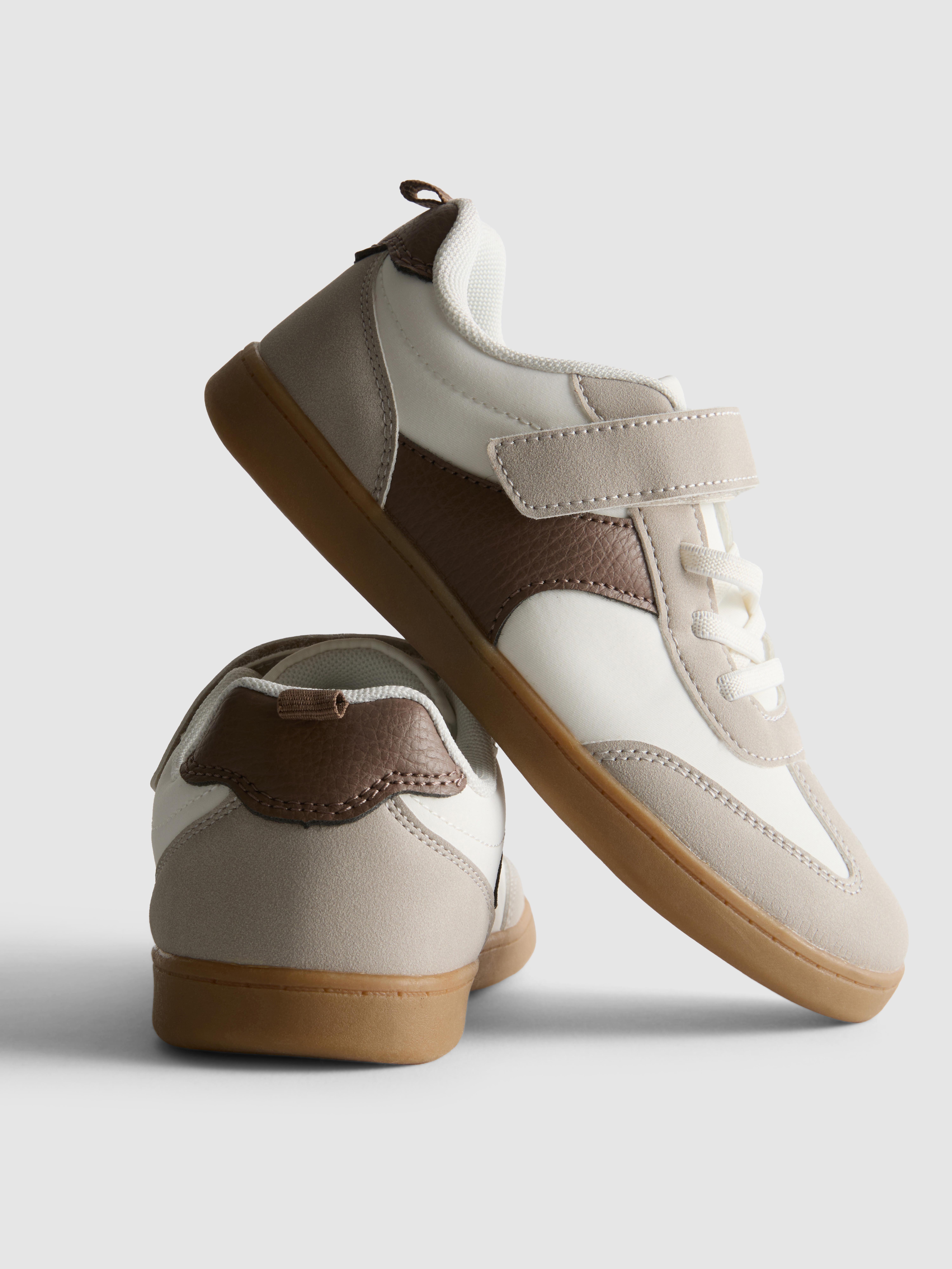 Barefoot Low-Top Sneakers