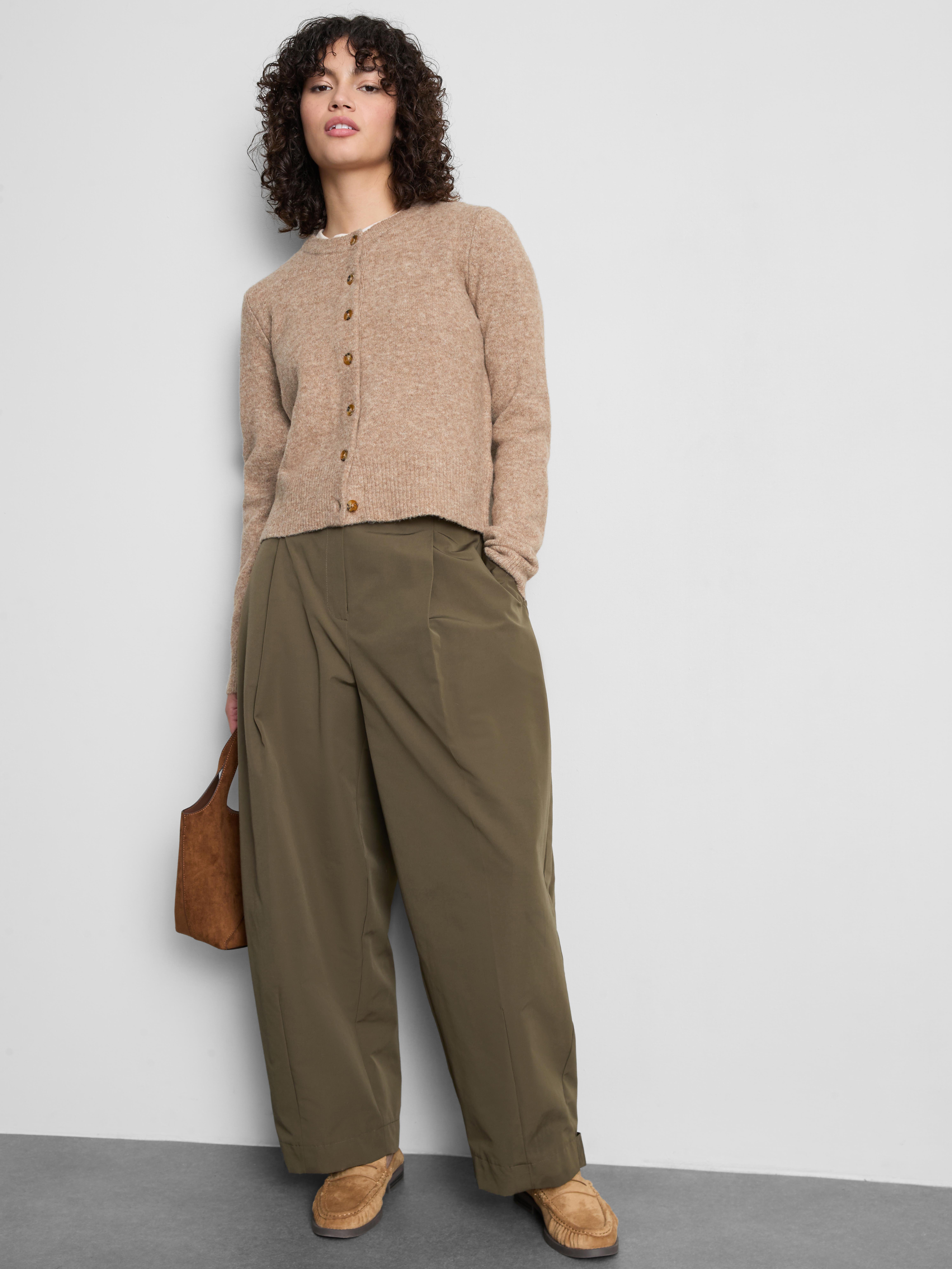 Essential Knitted Crewneck Cardigan