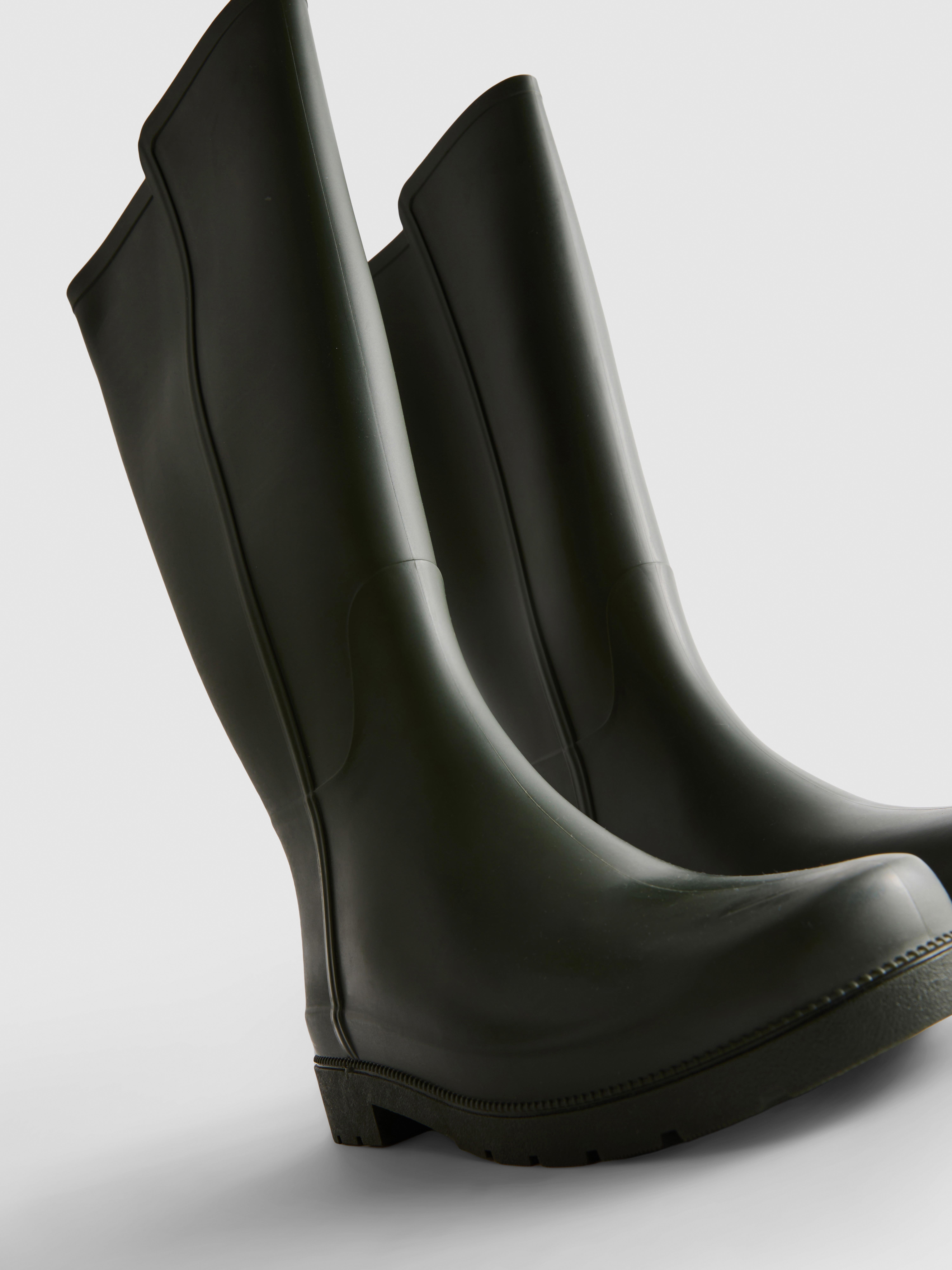 Sleek Knee High Wellies