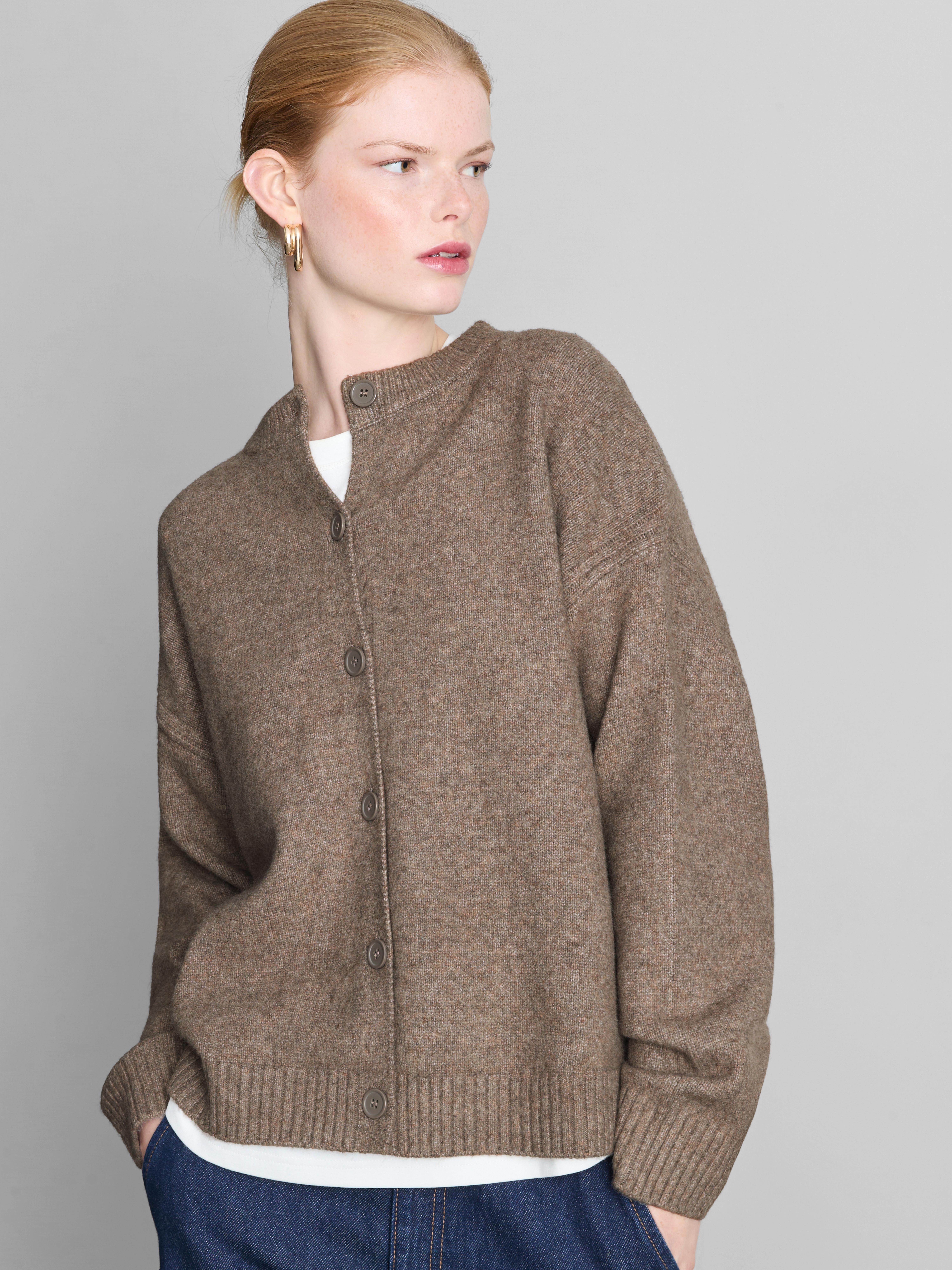 Gilet à col ras-du-cou By Coleen Taupe