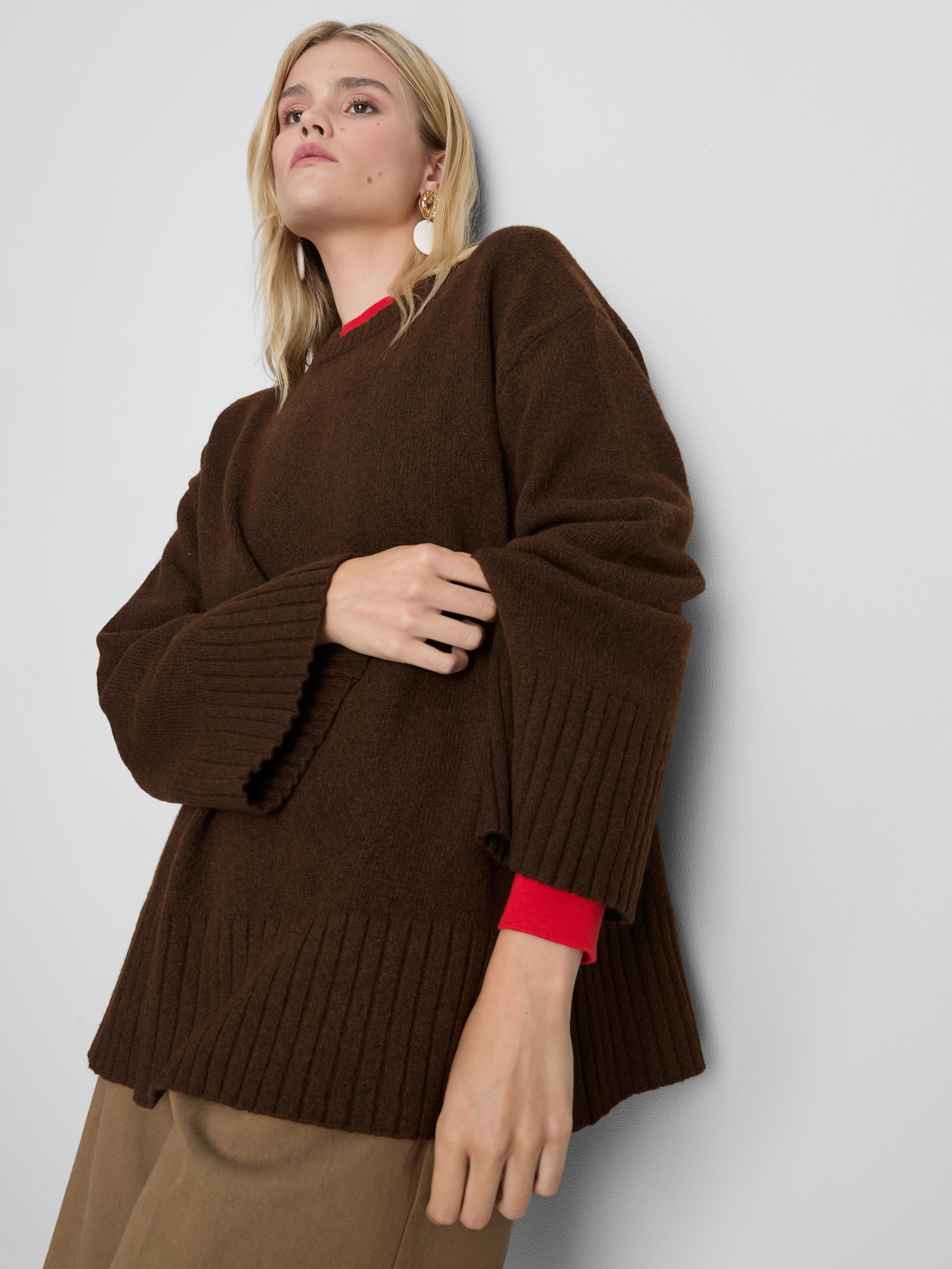 Maglione lavorato a maglia con maniche larghe