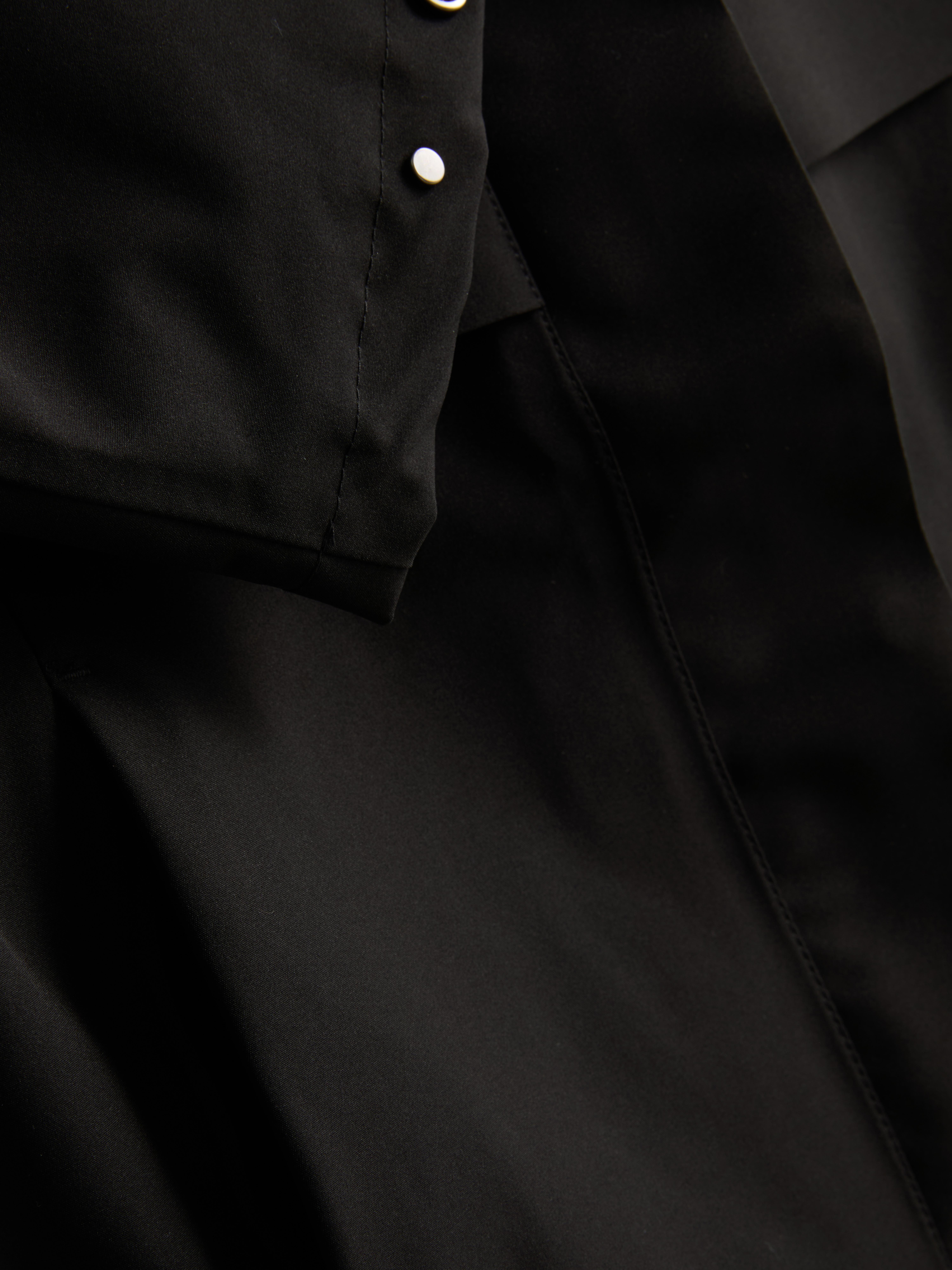 Short Raglan-Sleeve Raincoat