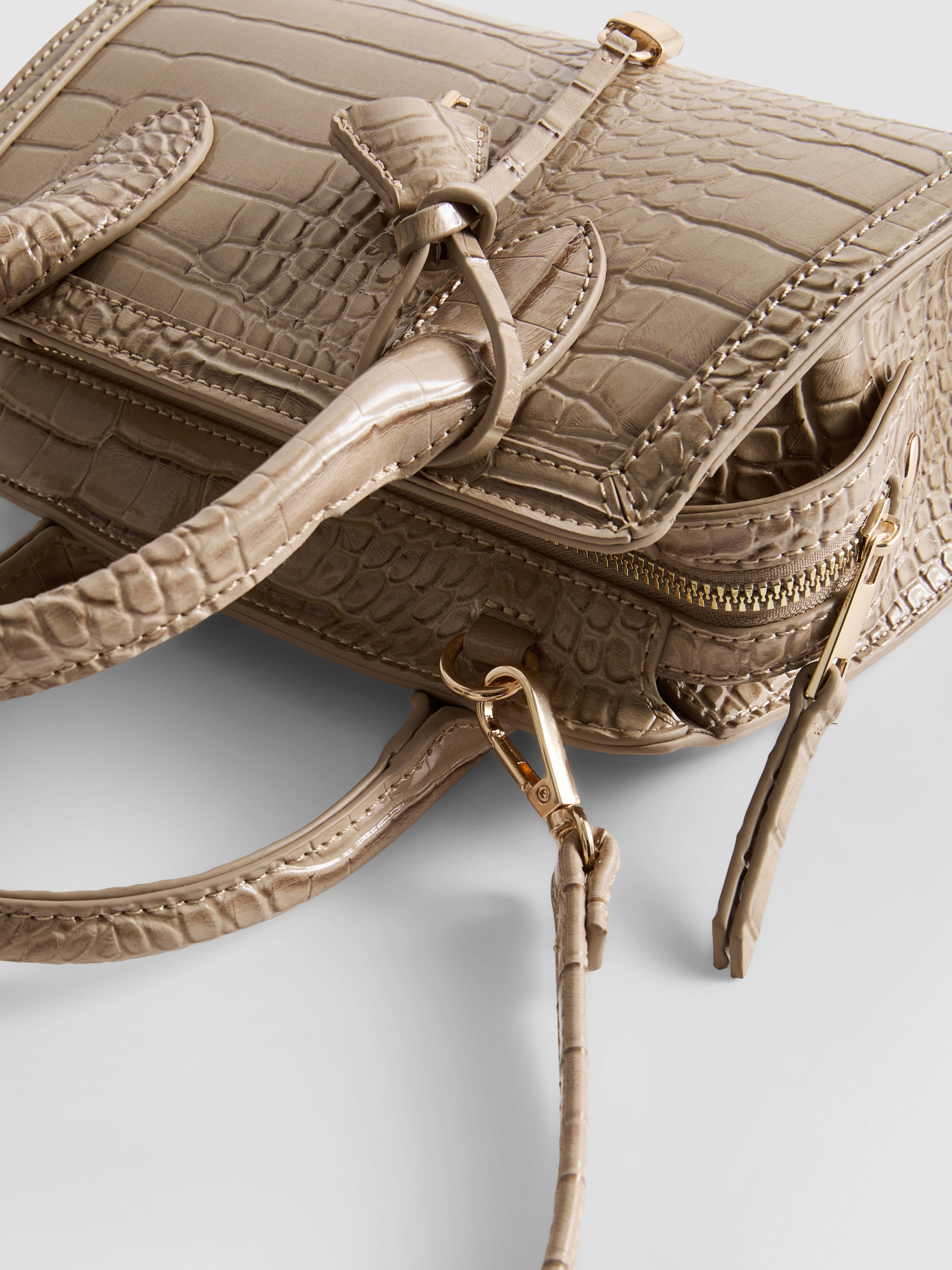 Croc-Effect Grab Bag