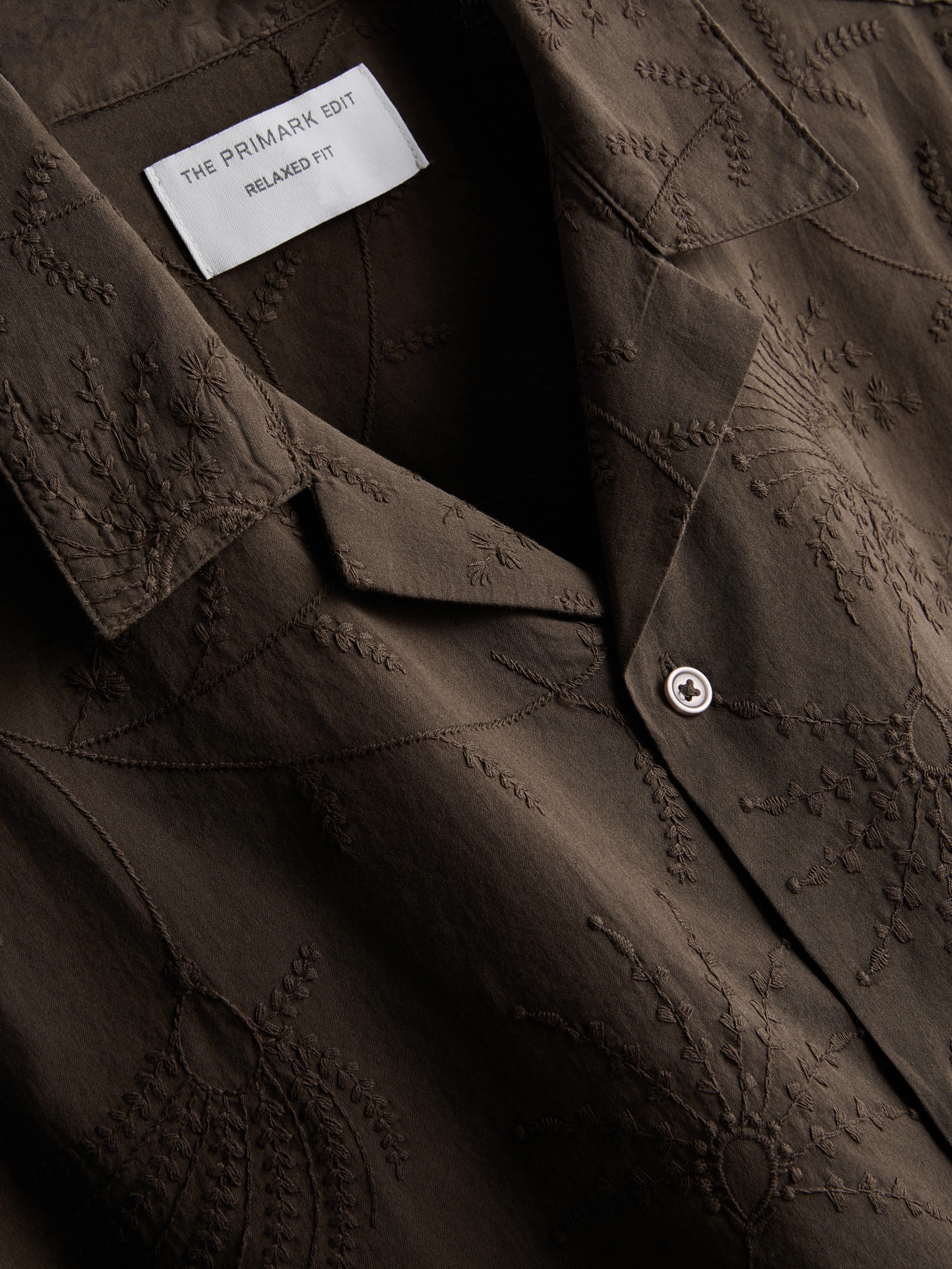 Chemise décontractée brodée The Edit