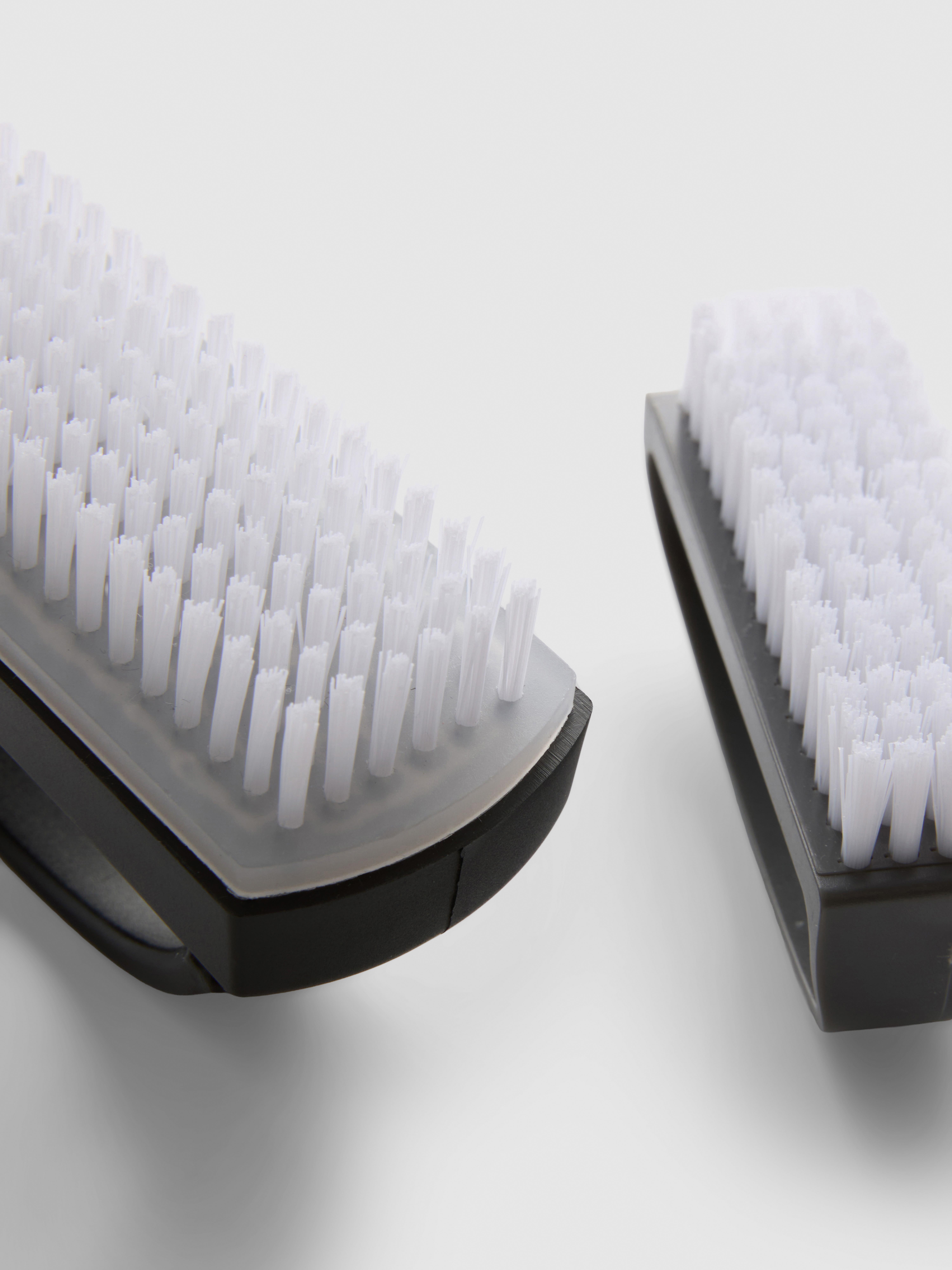 2pk PS... Nail Brushes