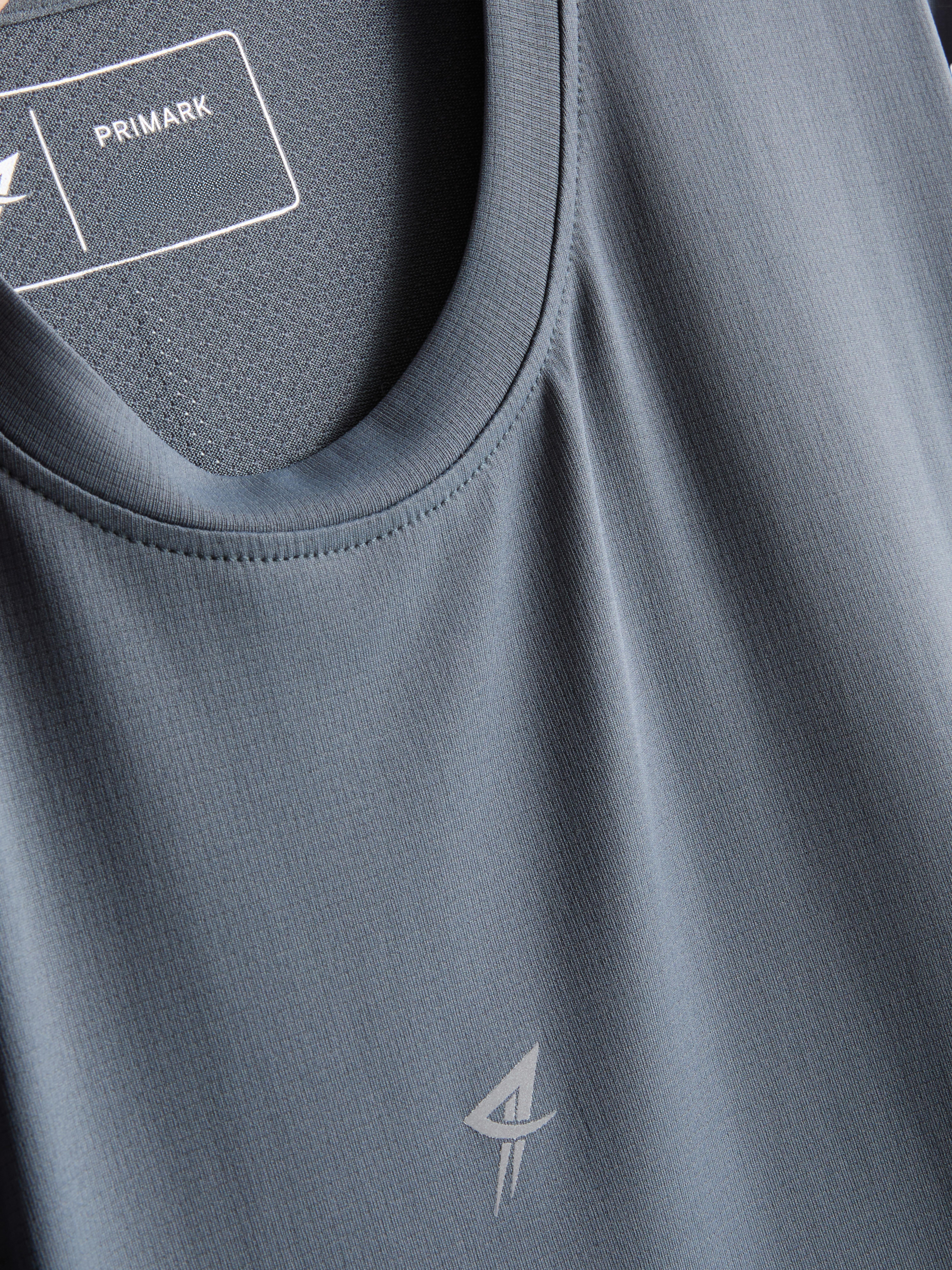 Fitness-T-Shirt mit Einsätzen