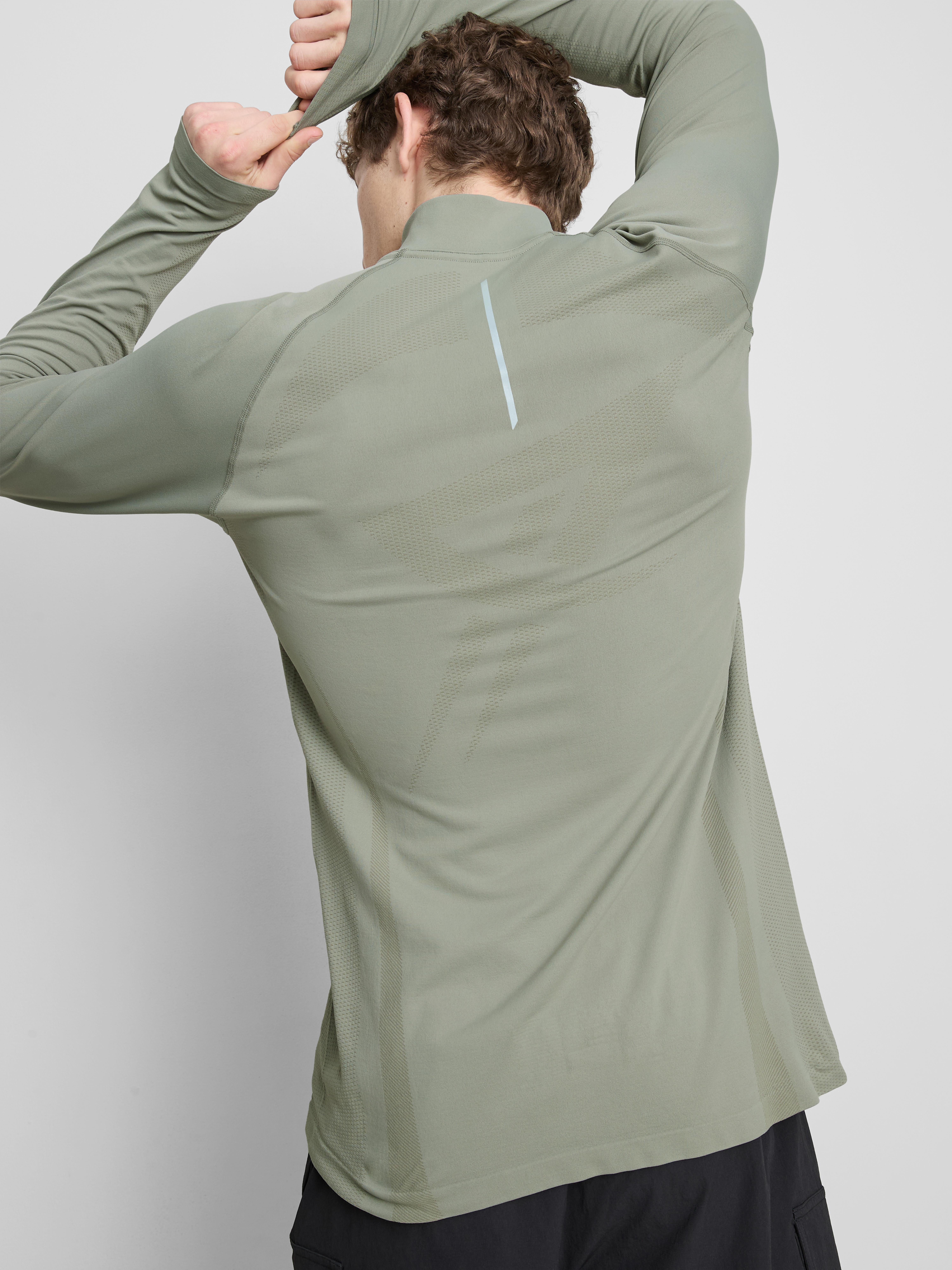 Quarter Zip Gym Top