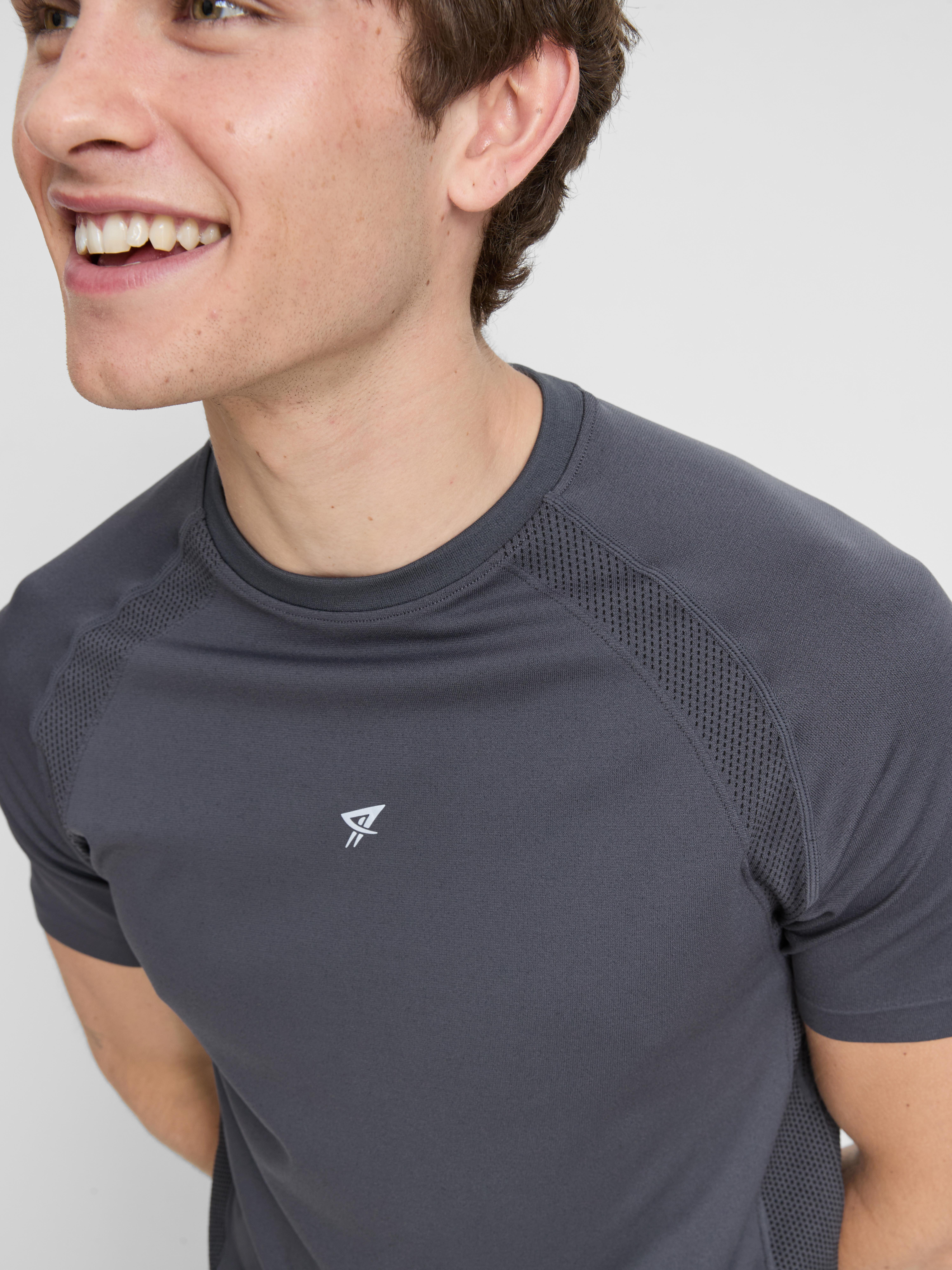 Seam-Free Gym T-Shirt