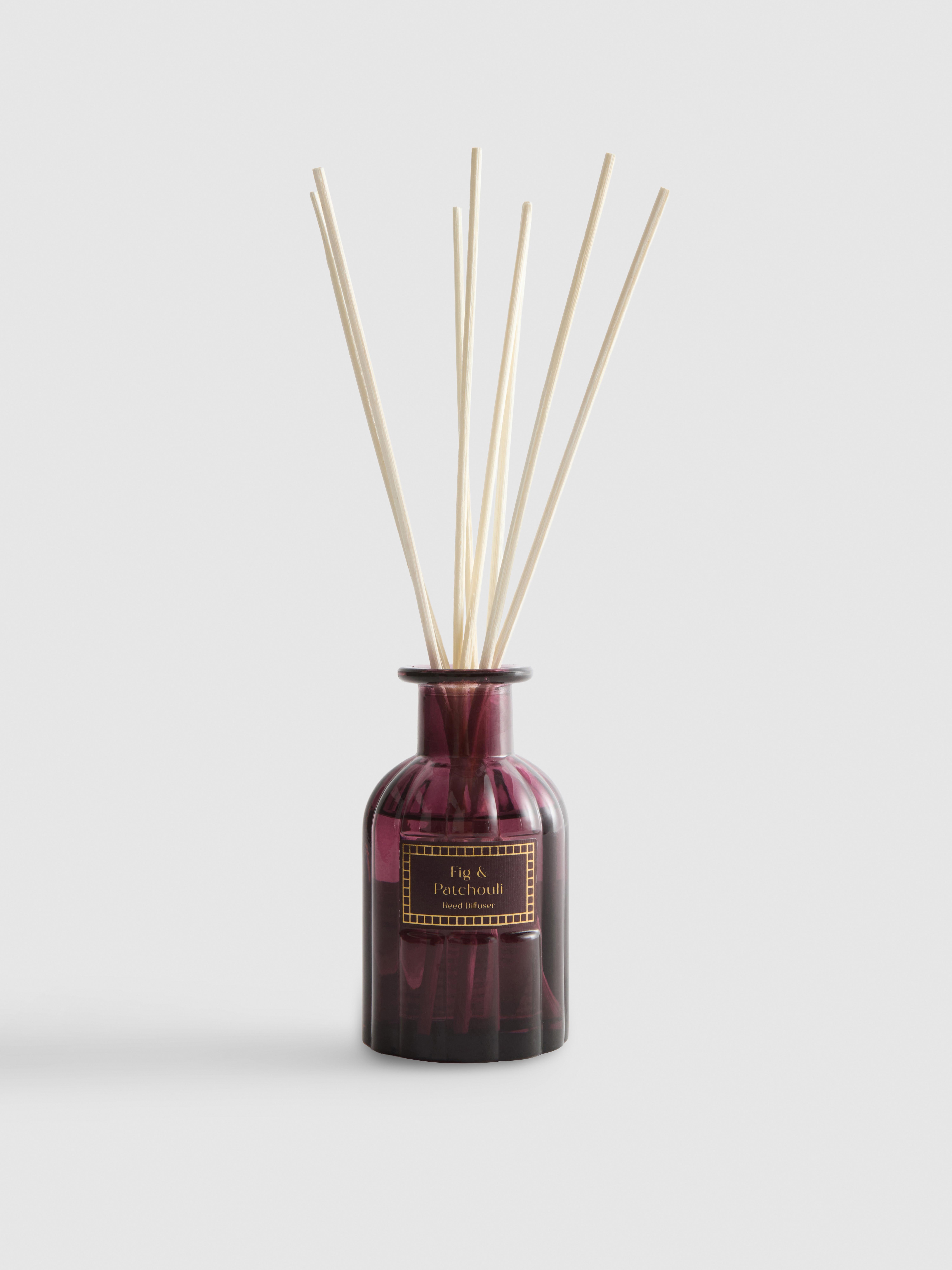 Difuzor cu bețișoare și parfum de paciuli
