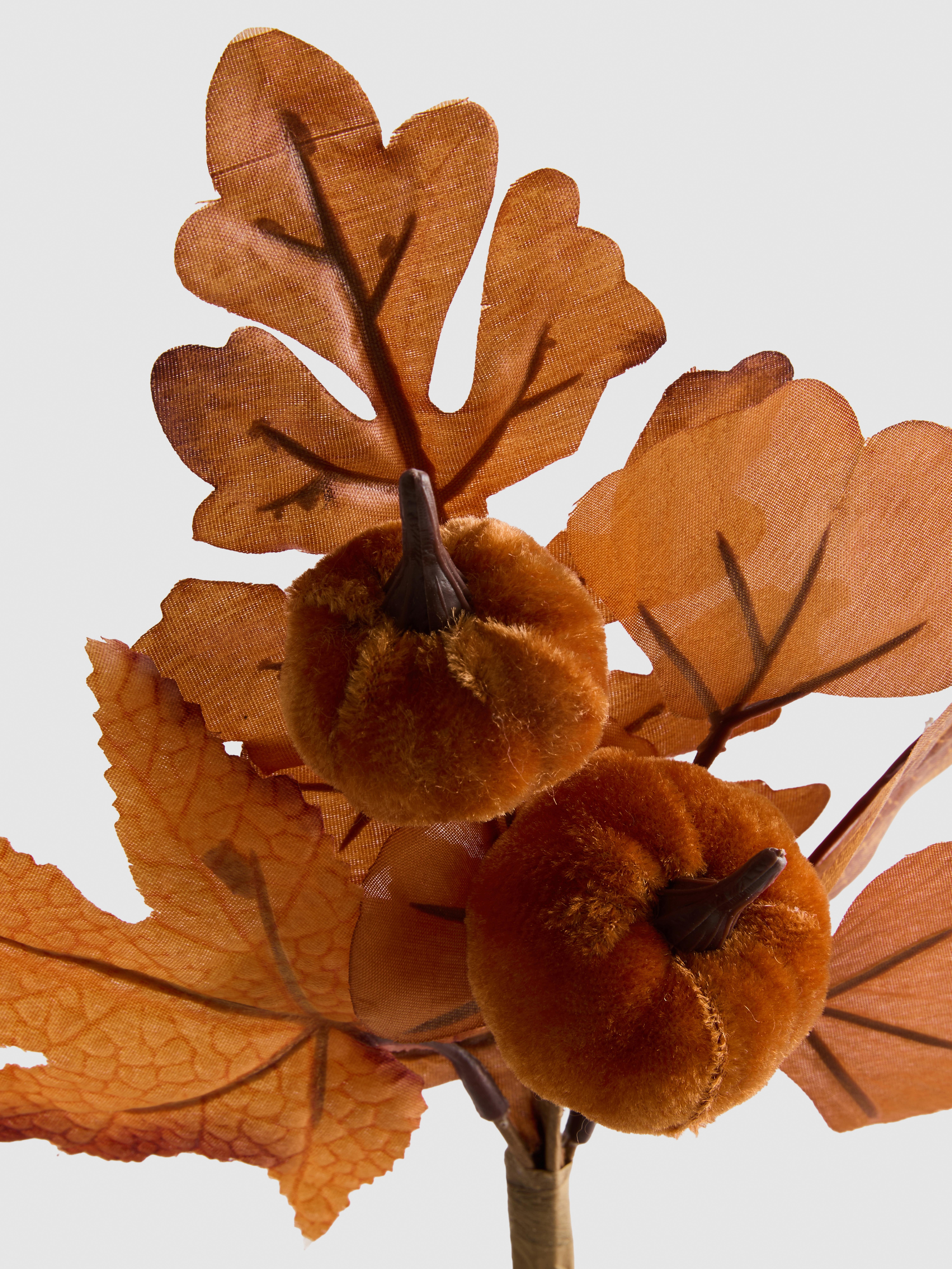 Steel met diverse imitatieherfstbladeren