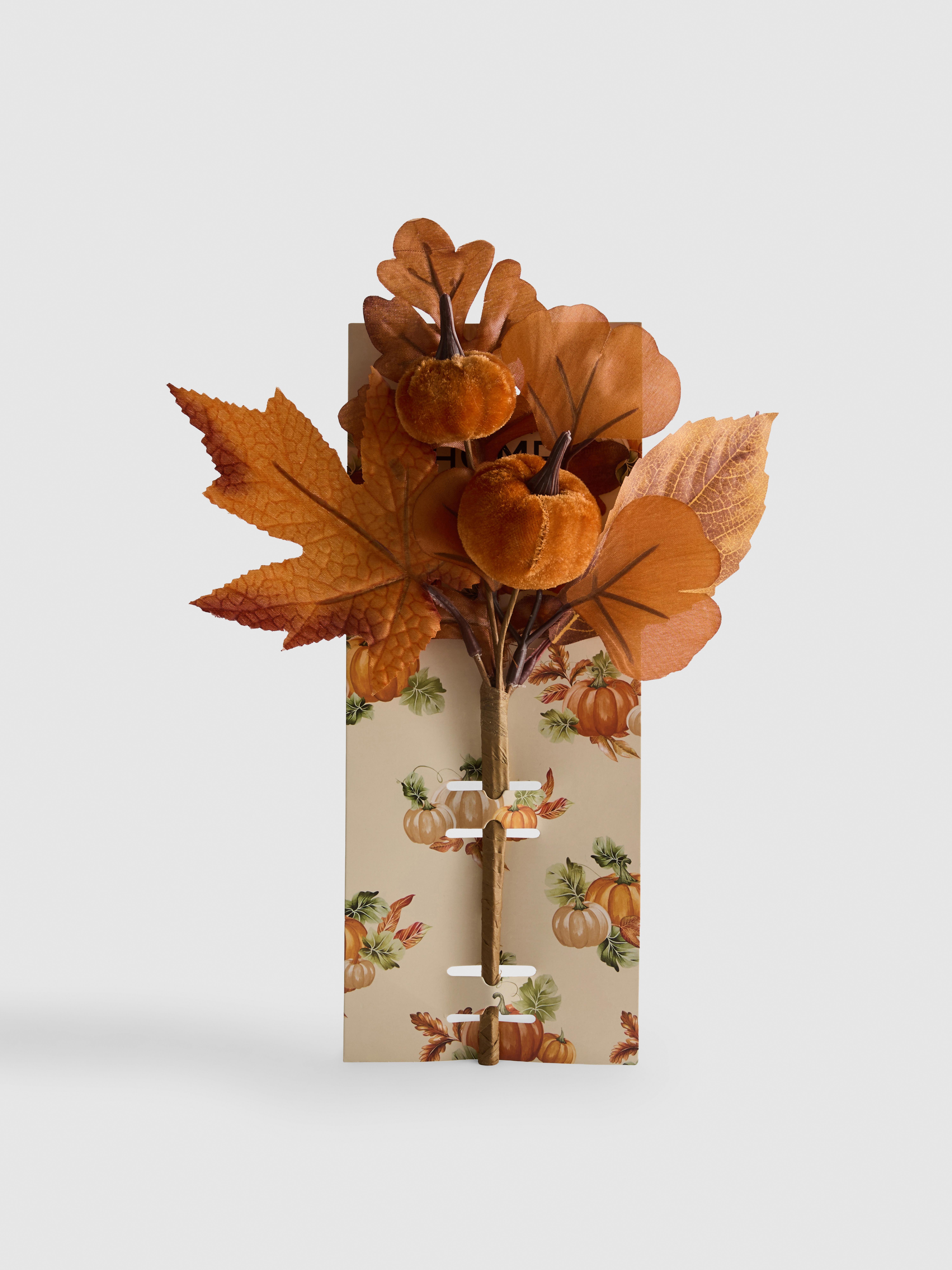 Steel met diverse imitatieherfstbladeren