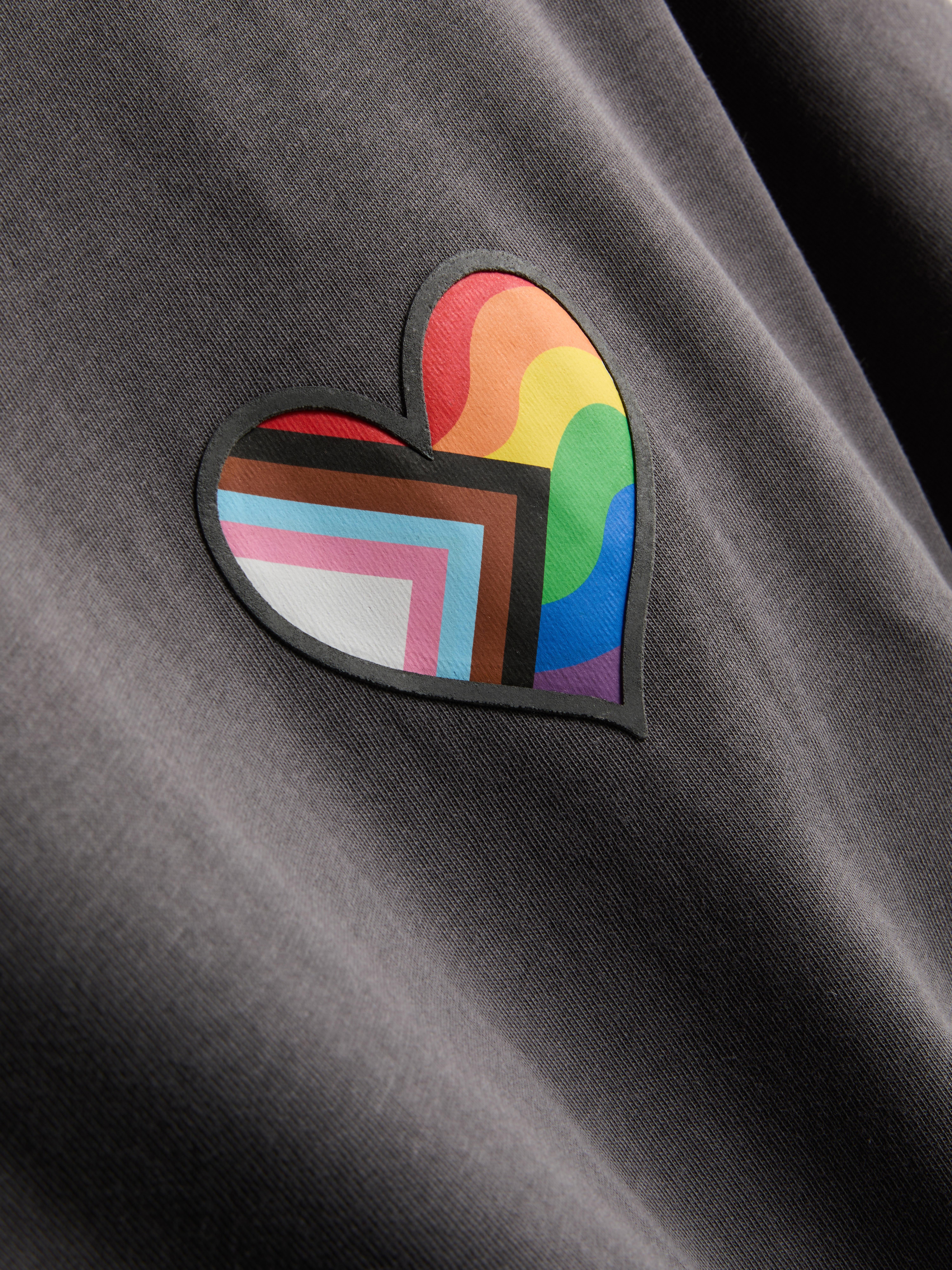T-Shirt mit Pride-Herz-Grafik