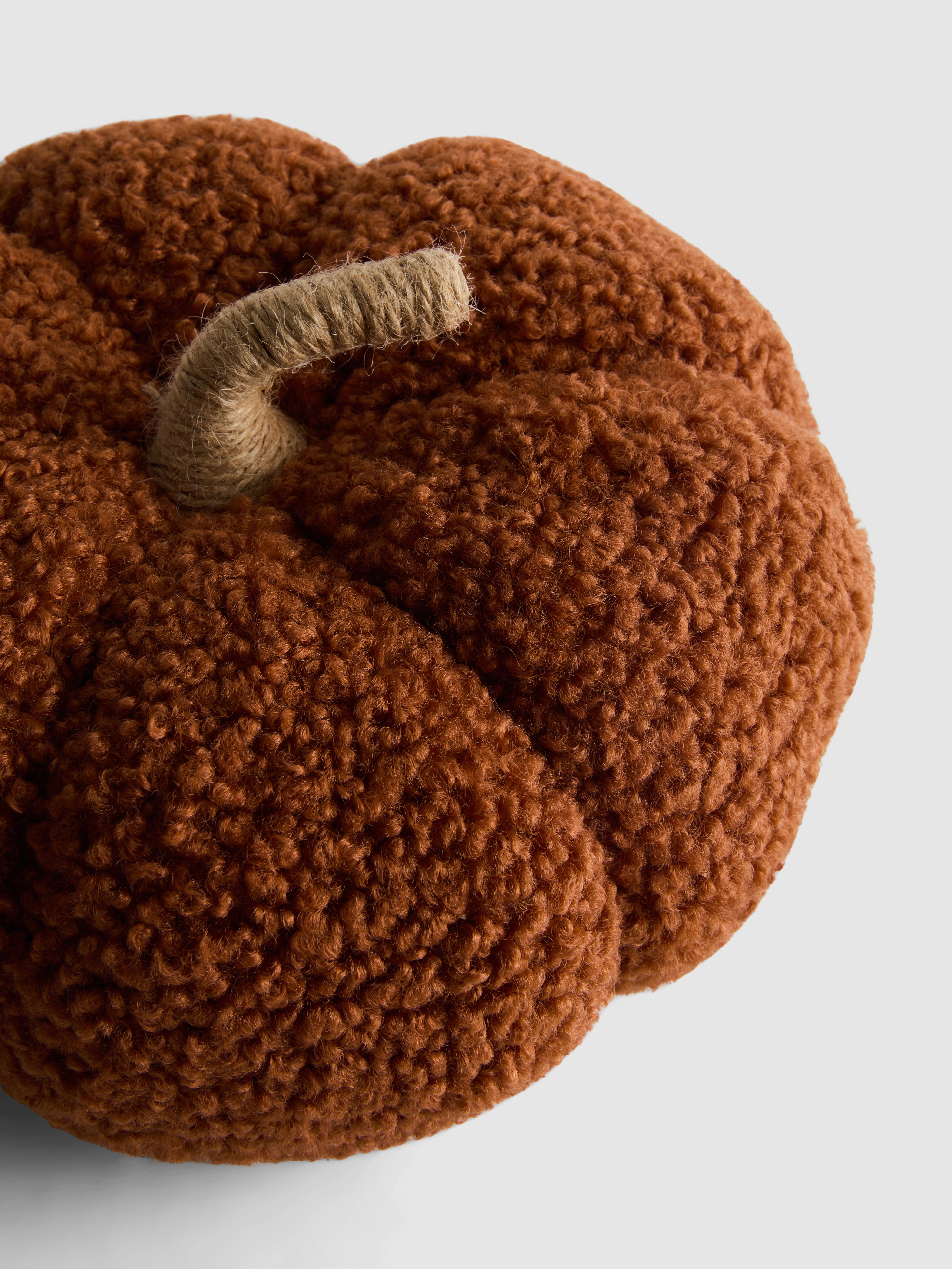 Deko-Kürbis aus Bouclé