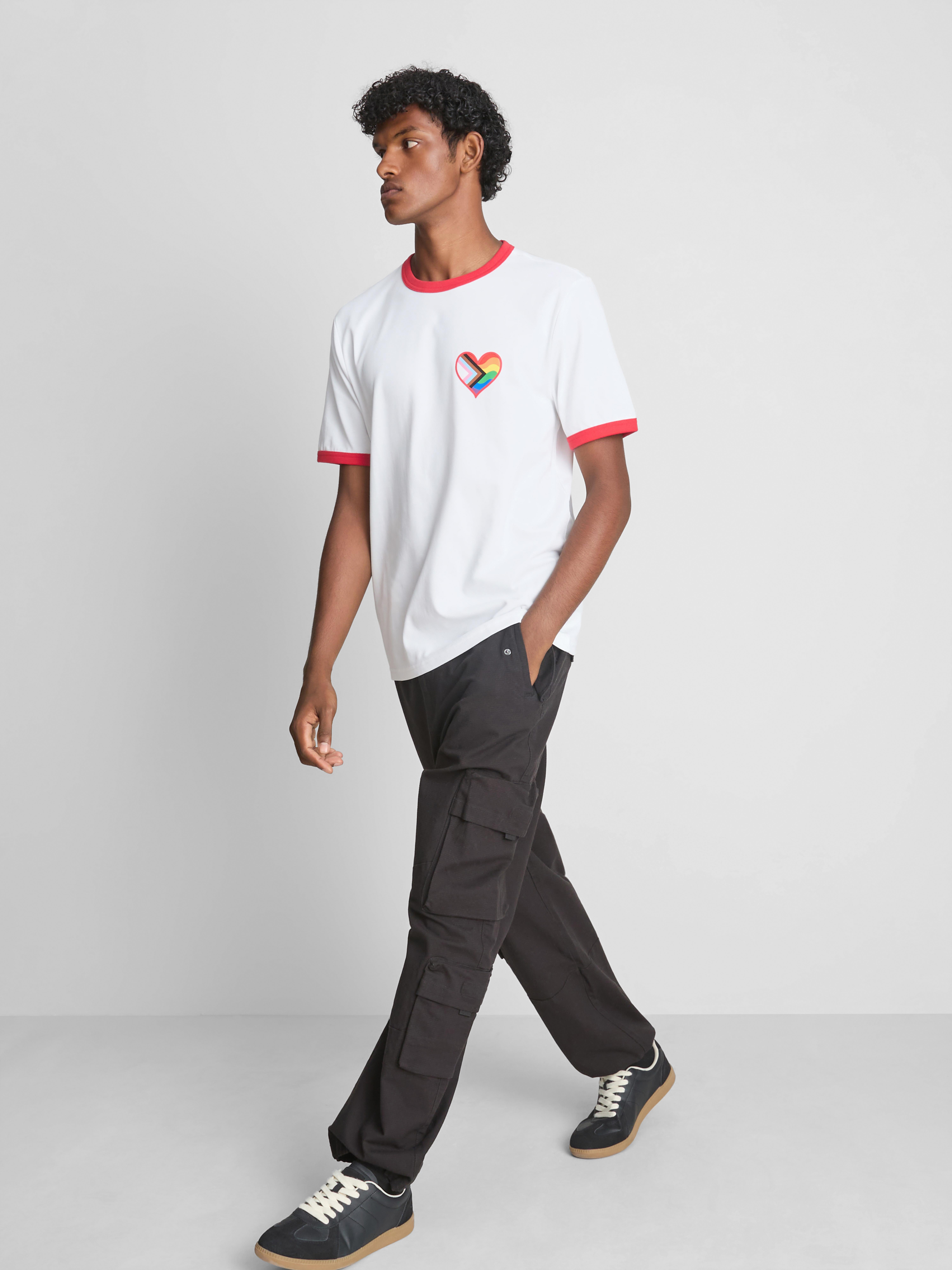 T-shirt van puur katoen met gekleurde biezen Pride