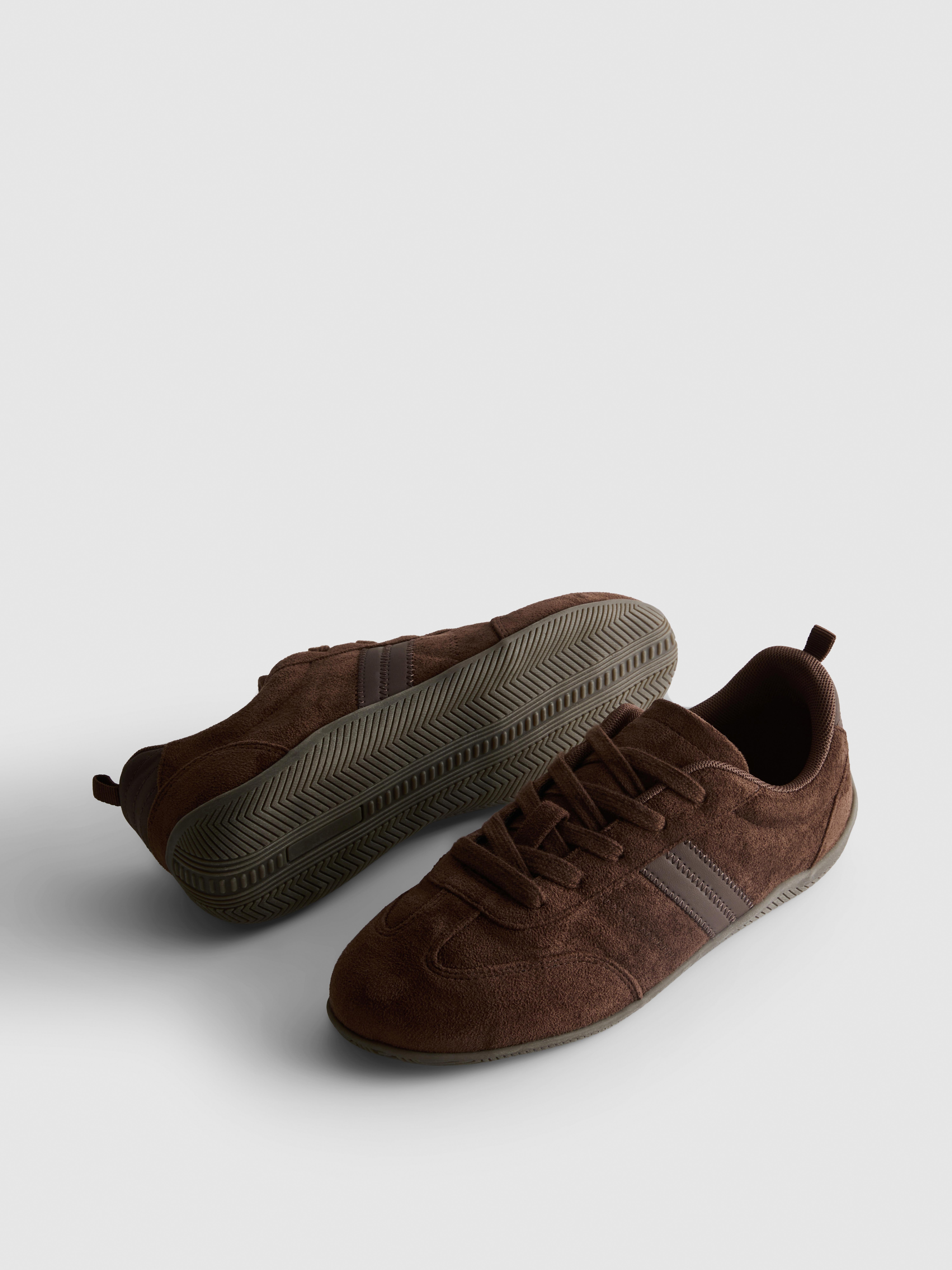 Low-Top Sneakers