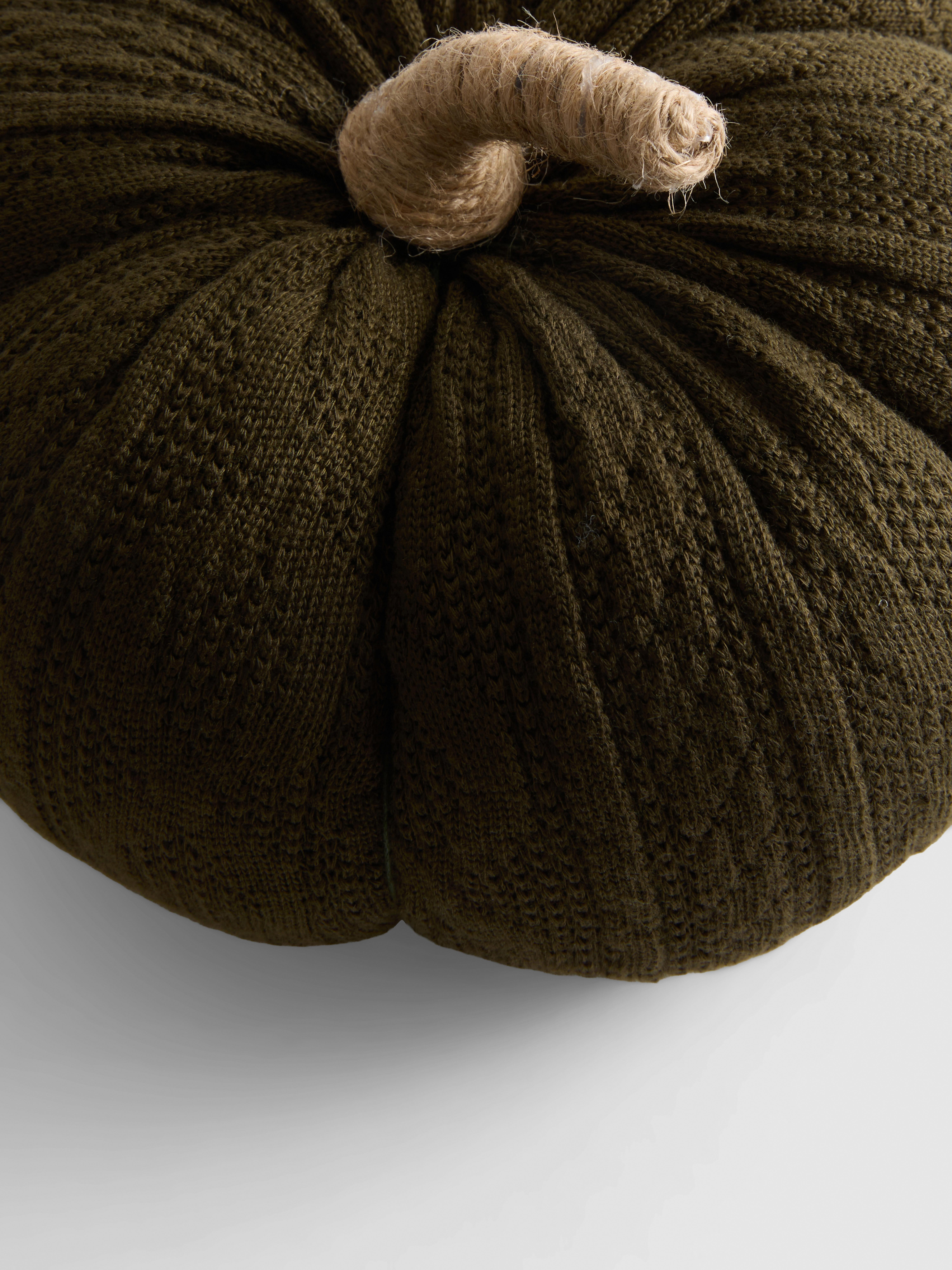 Gestrickter Deko-Kürbis