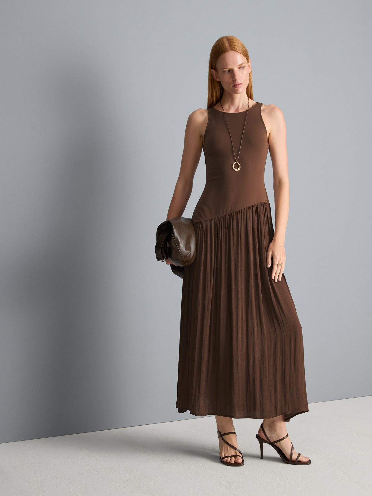 Brown Sleeveless Maxi Dress – Primark – صورة إعلانية للمنتج