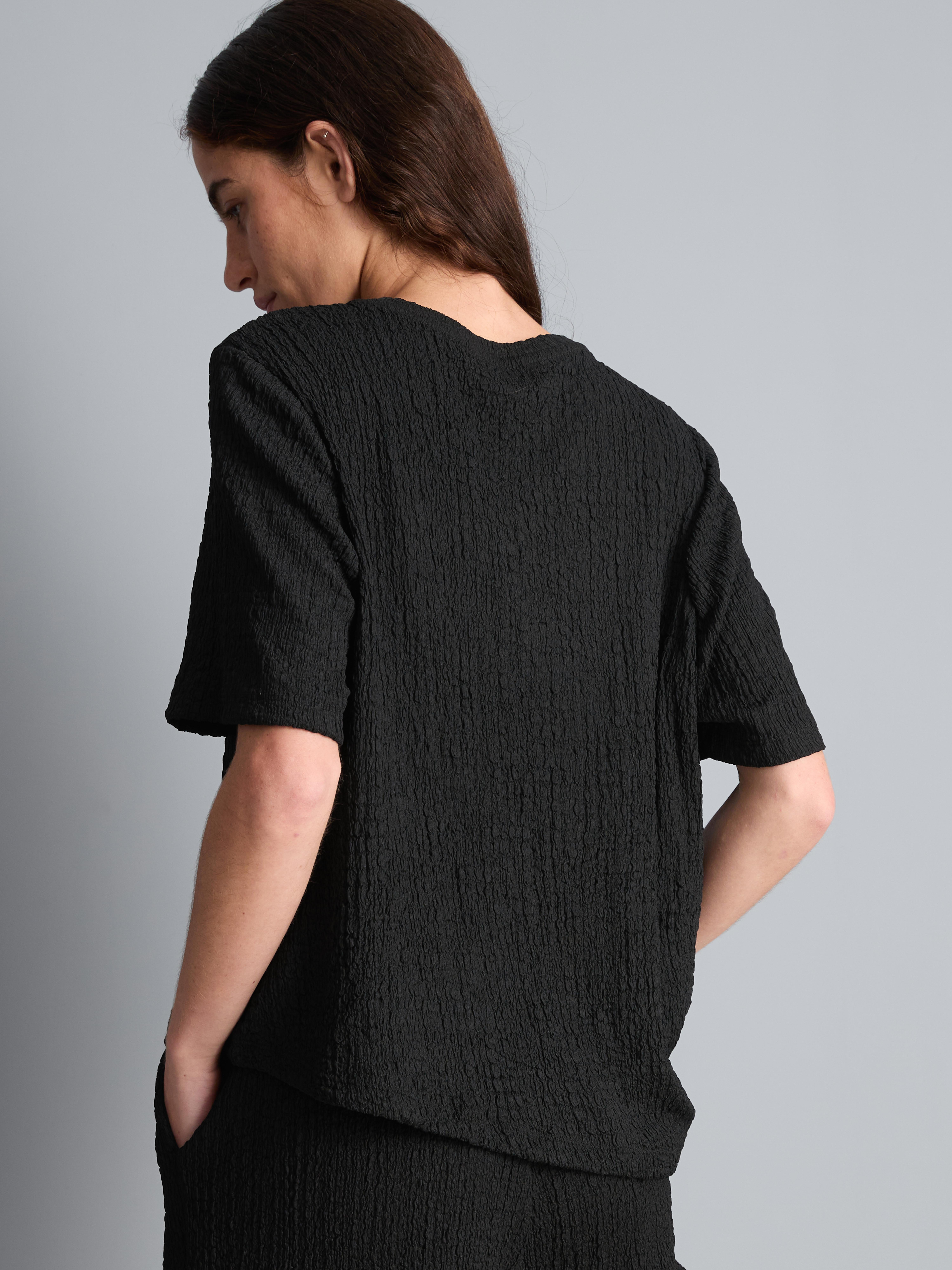 Tricou asimetric texturat