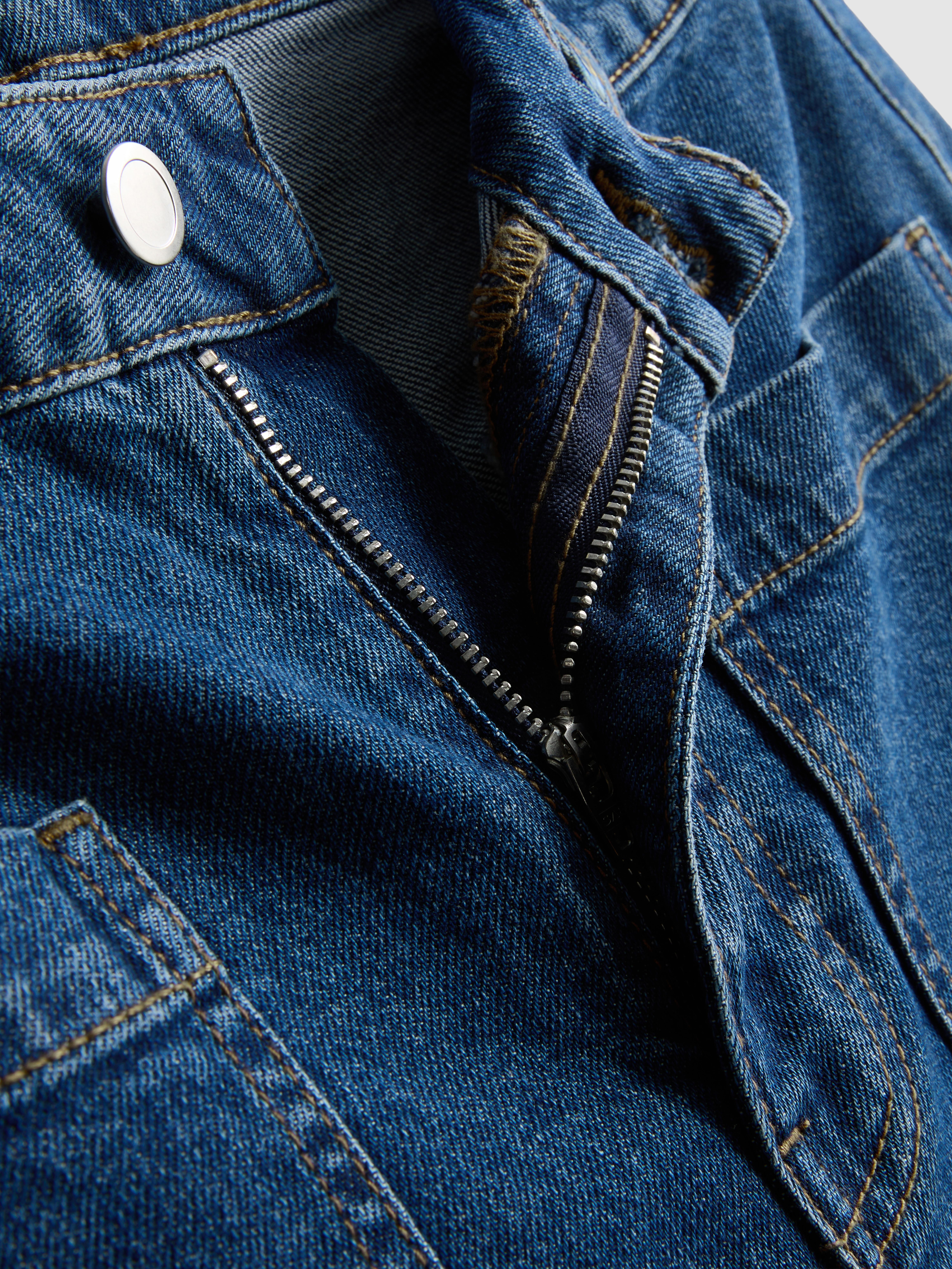 Patch Pocket Wide-Leg Jeans