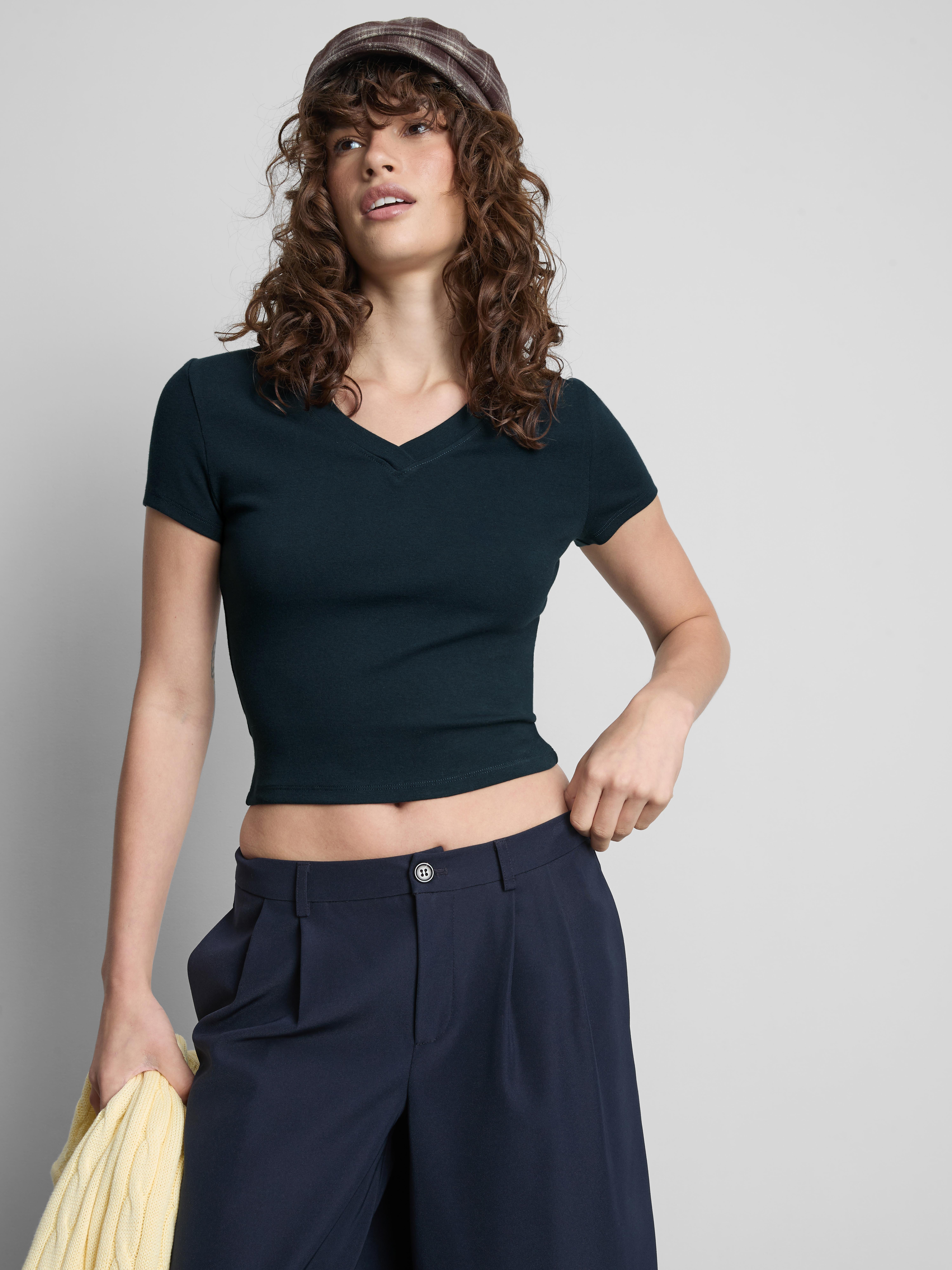 The Primark Scene | Cotton-Rich V-Neck Baby Tee