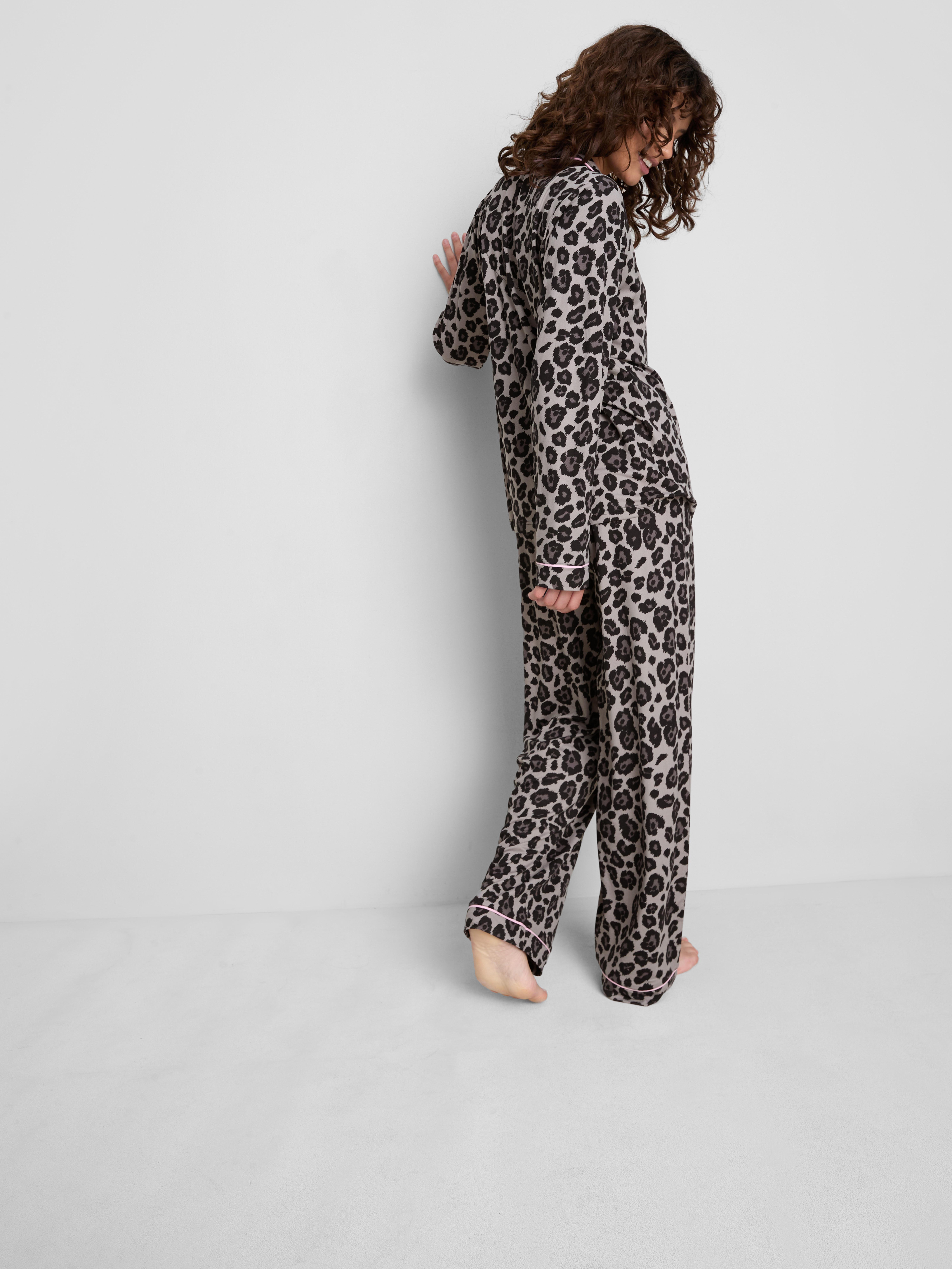 Pyžamo Bratz typu boyfriend s leopardím potiskem
