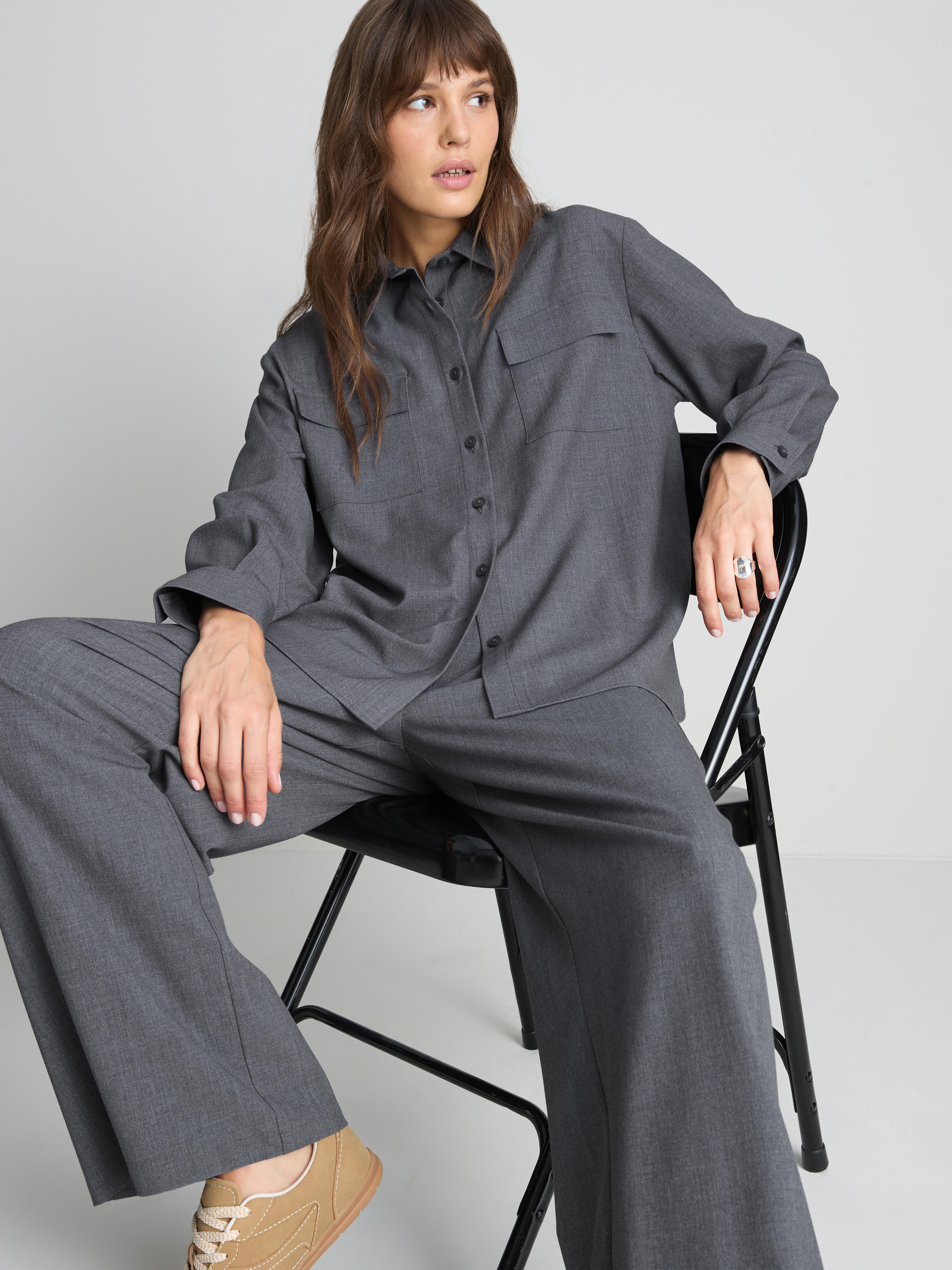 Paula Echevarría Relaxed Utility Shirt