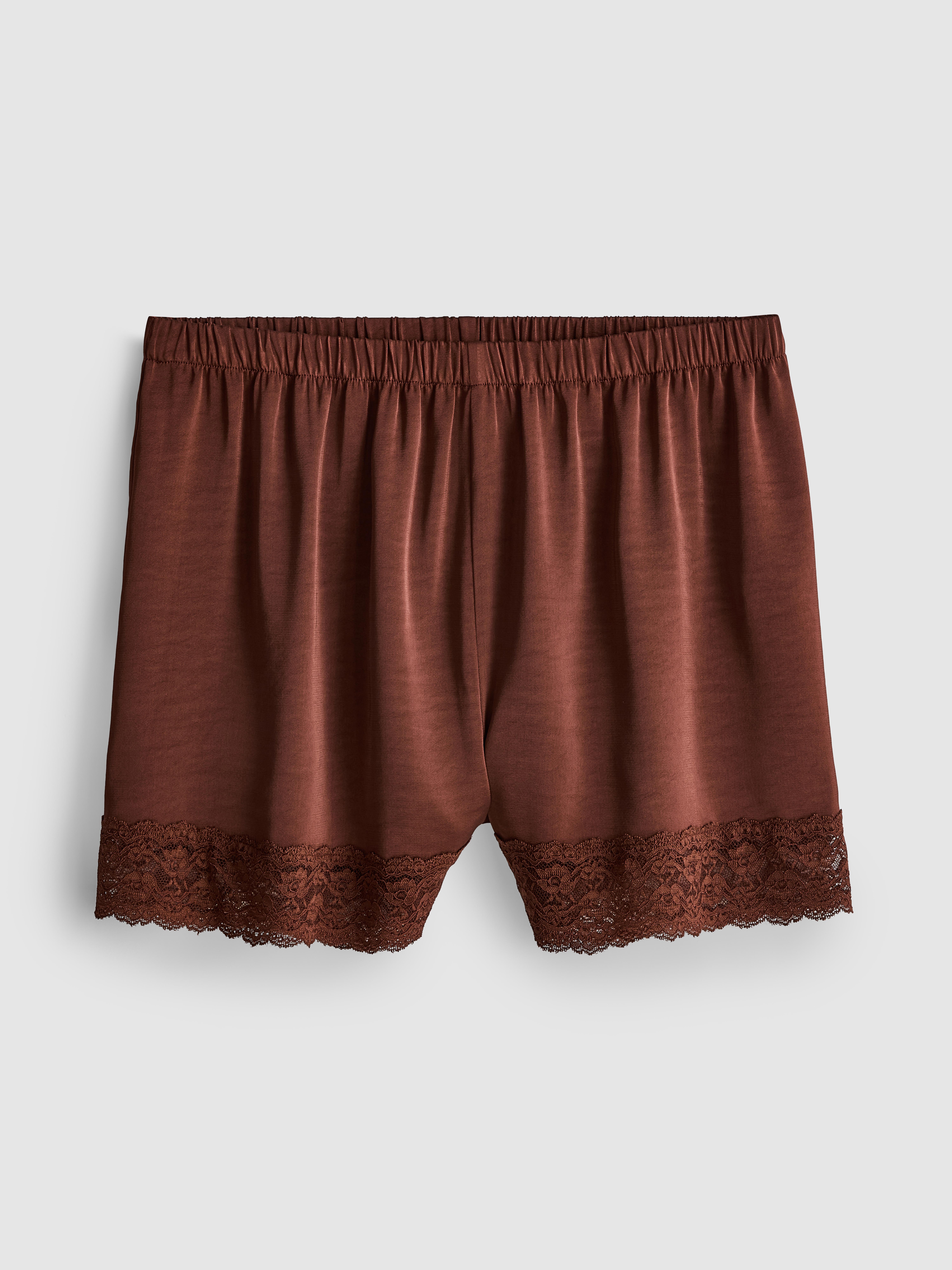 Satijnen short met kanten rand