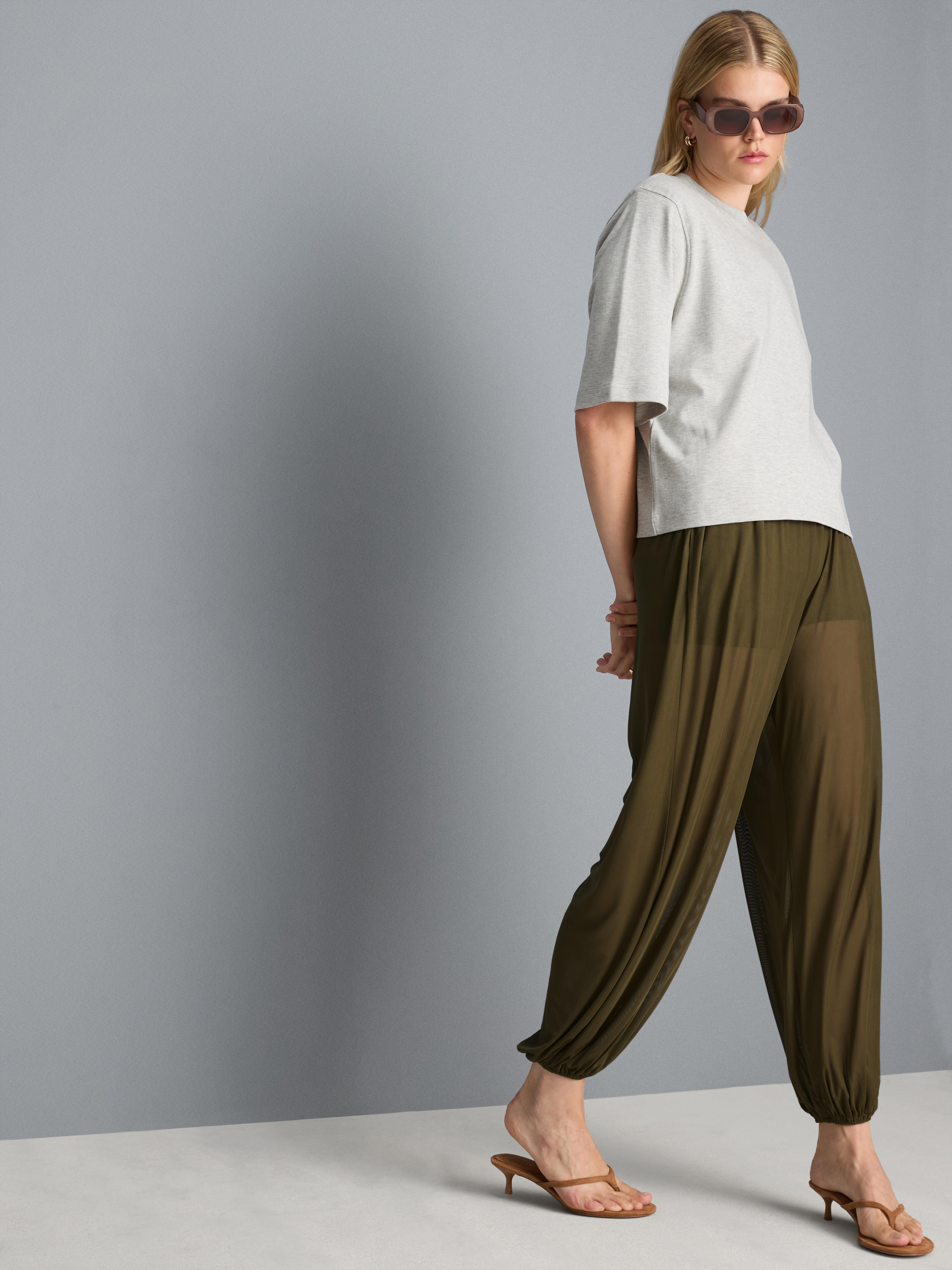 Pantalones de malla de punto con bajos ajustados