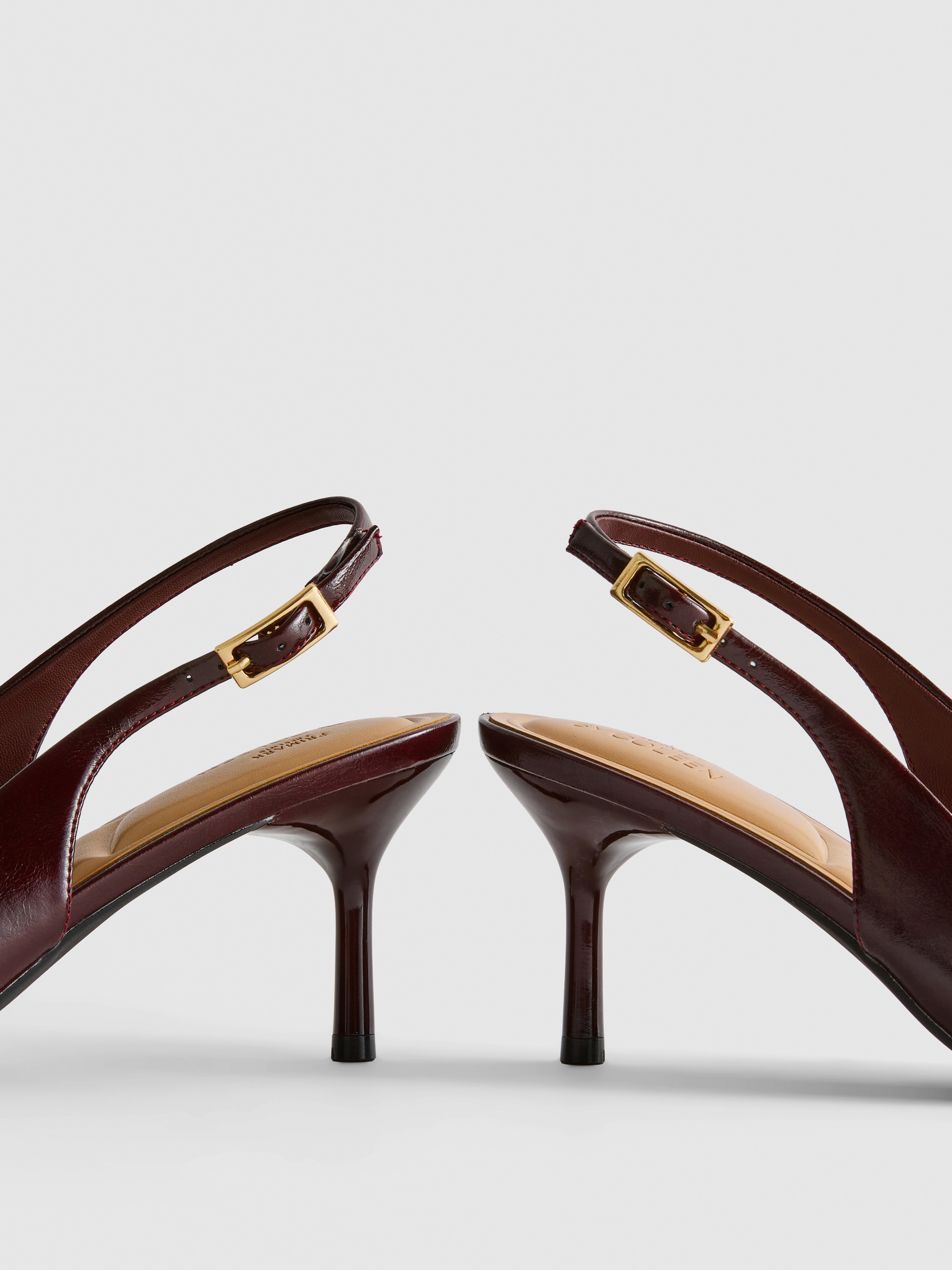 „By Collen“ Kunstleder-Slingbacks mit Schnalle