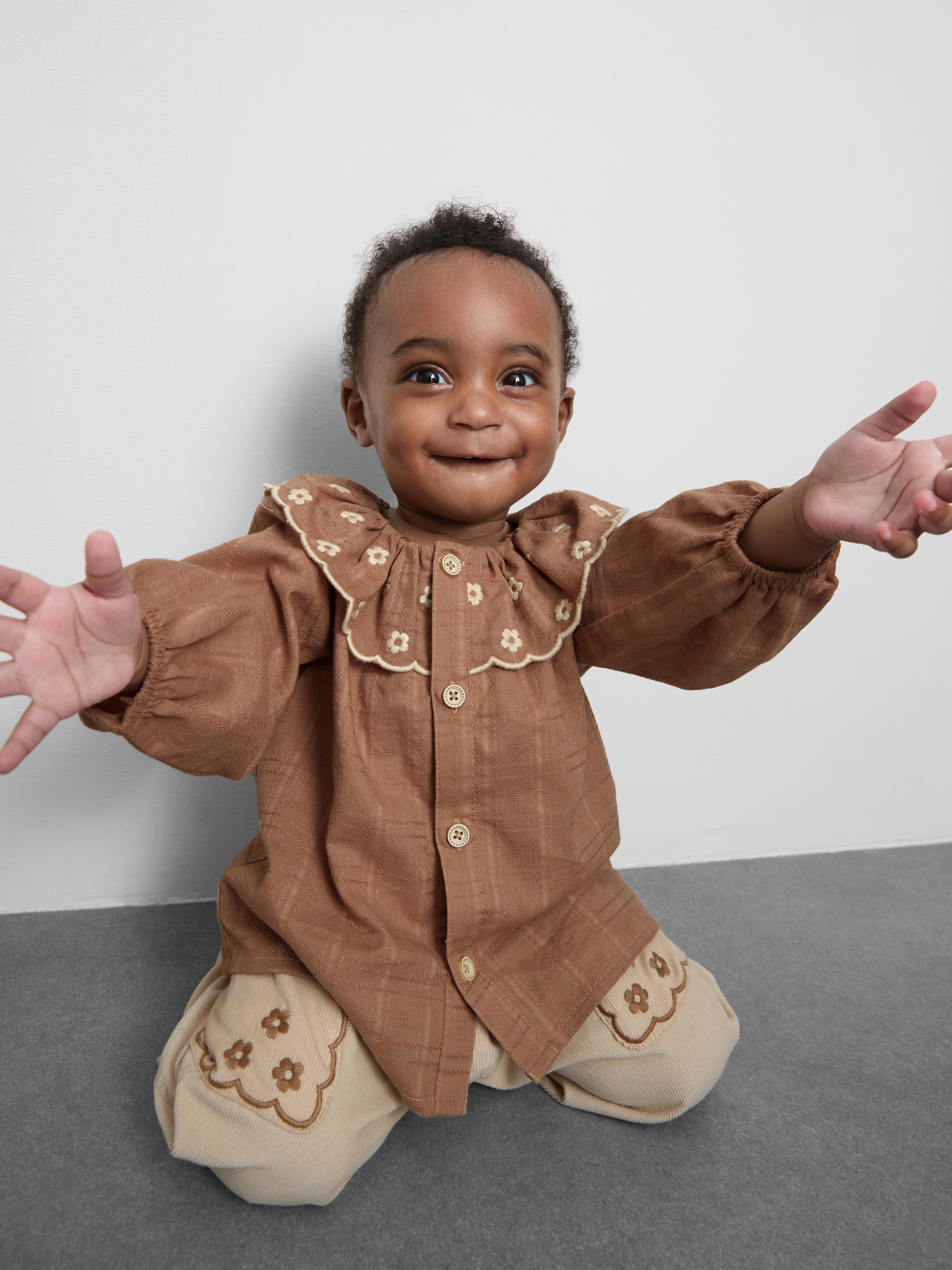 0-18mths | Collared Blouse and Pants Newborn Set