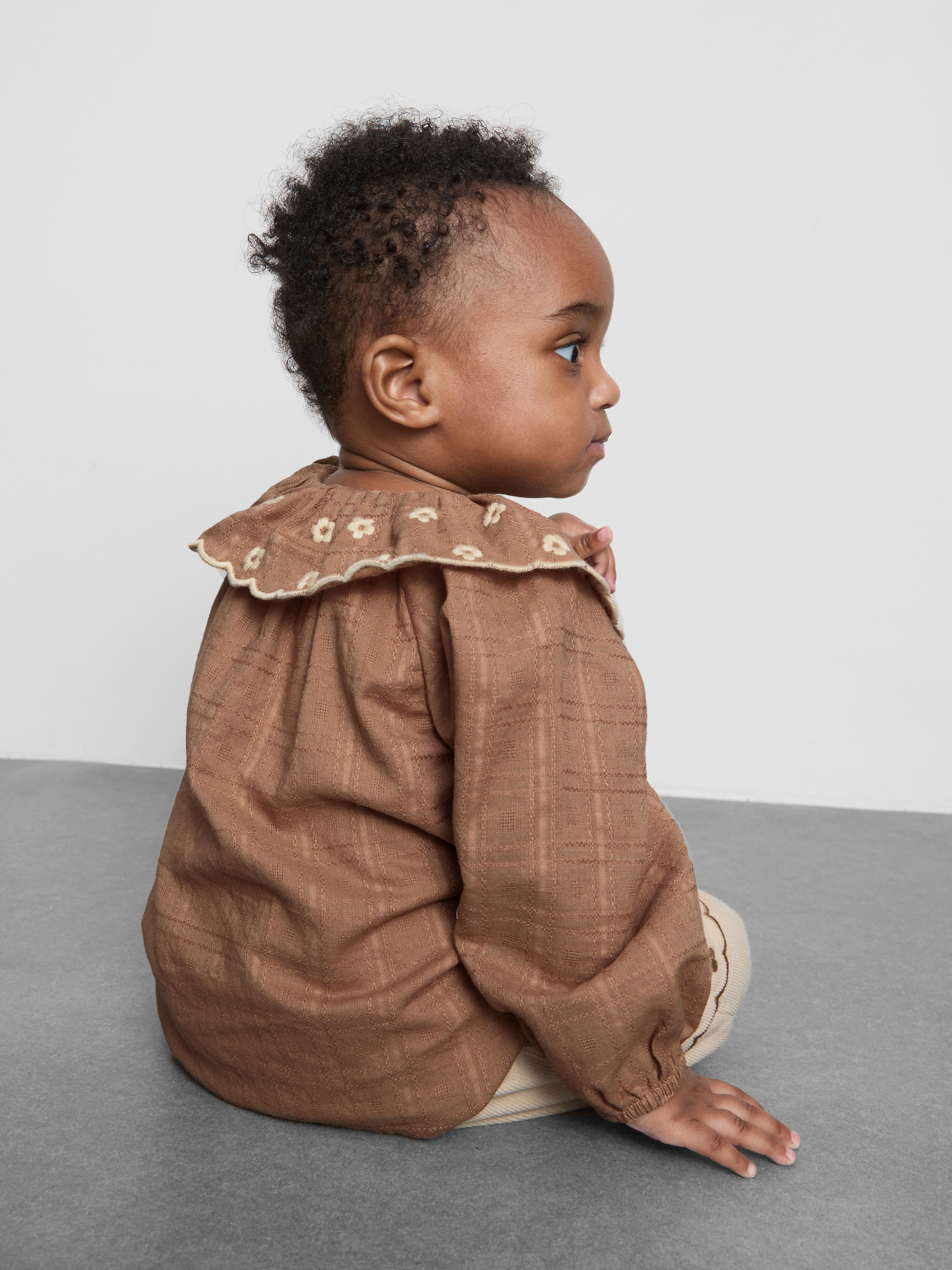 0-18mths | Collared Blouse and Pants Newborn Set